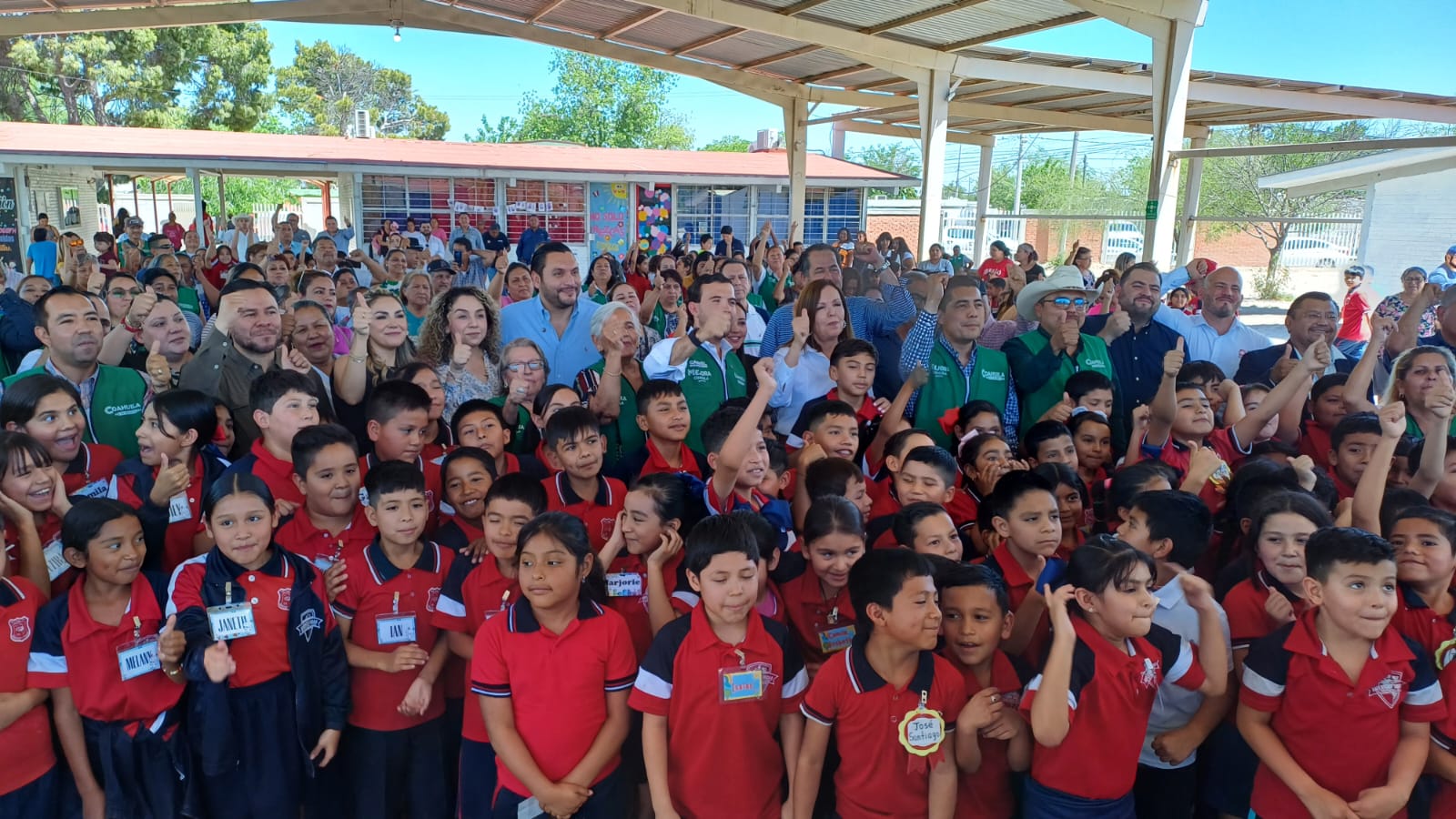 Entrega Sari barda perimetral a escuela