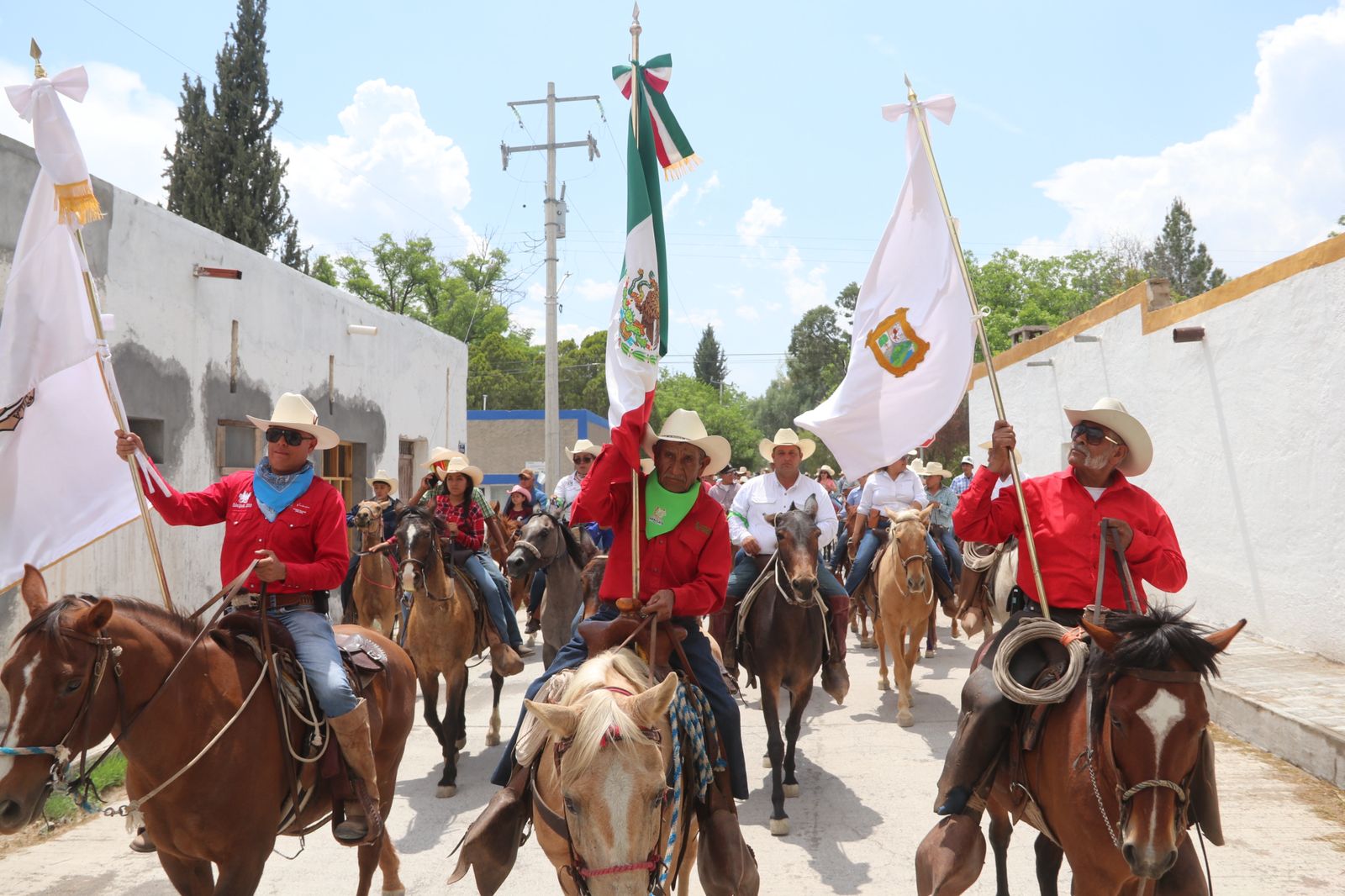 Un éxito la cabalgata de Santa Catalina en Ocampo