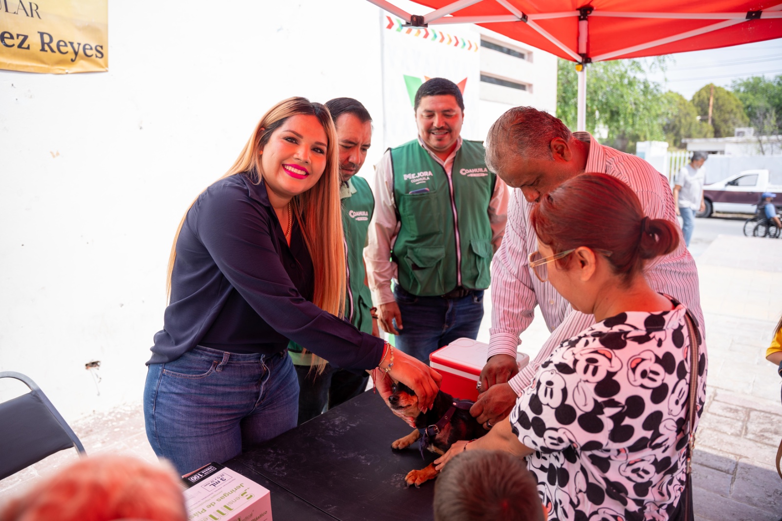 Lleva Yesica bienestar a las mascotas de Castaños