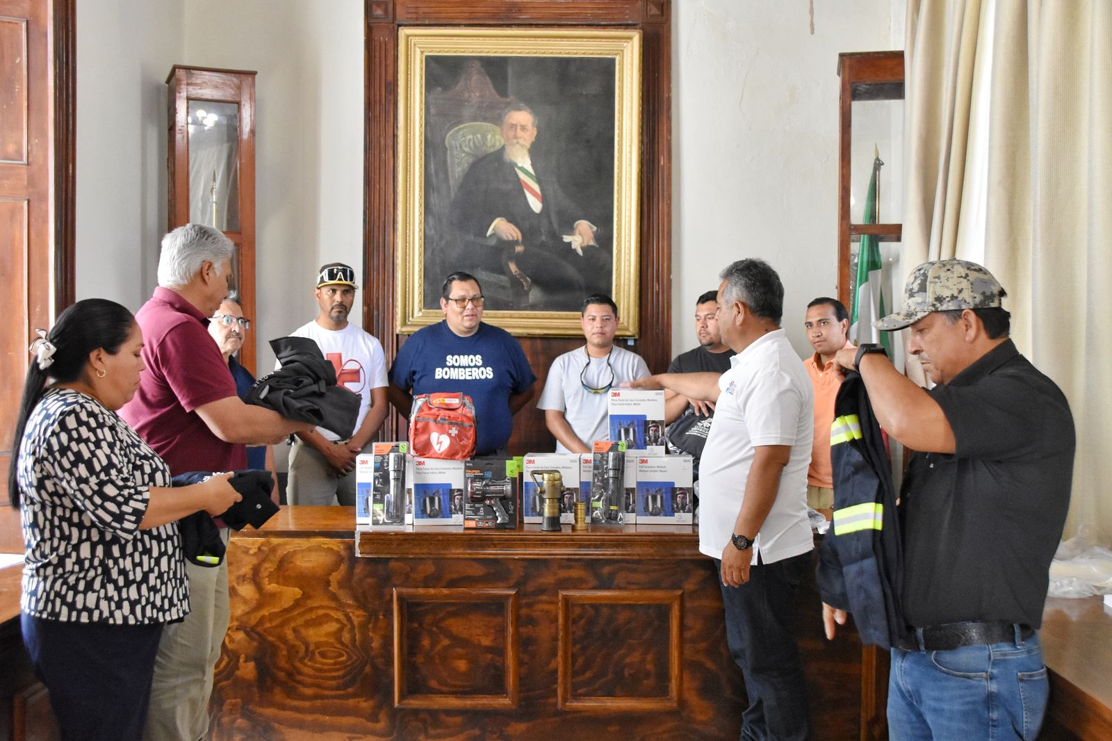 Fortalece Víctor Leija Protección Civil de 4-C