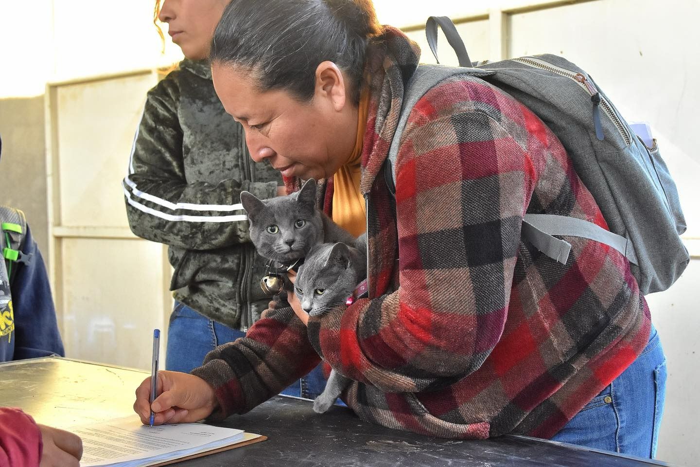 Promueve Víctor Leija cuidado animal en 4-C