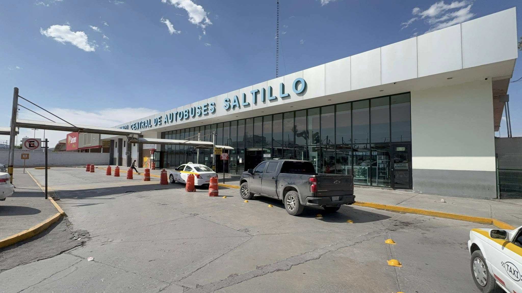 Fallece mujer en la Central de Autobuses
