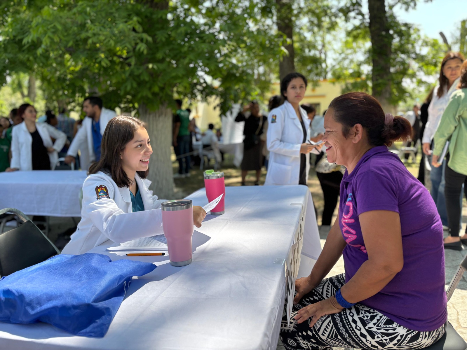 Brindan Parras y UAdeC atención médica gratuita