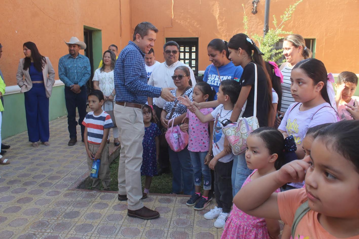 Arranca Lozano Talleres Creativos en San Buena