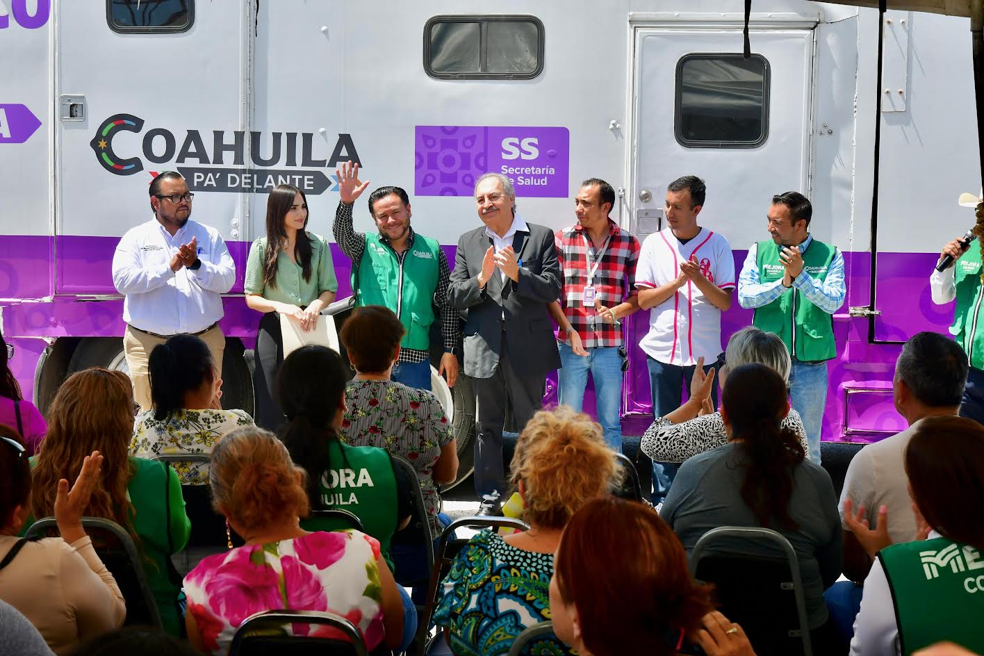 Lleva Manolo brigada de salud a Frontera