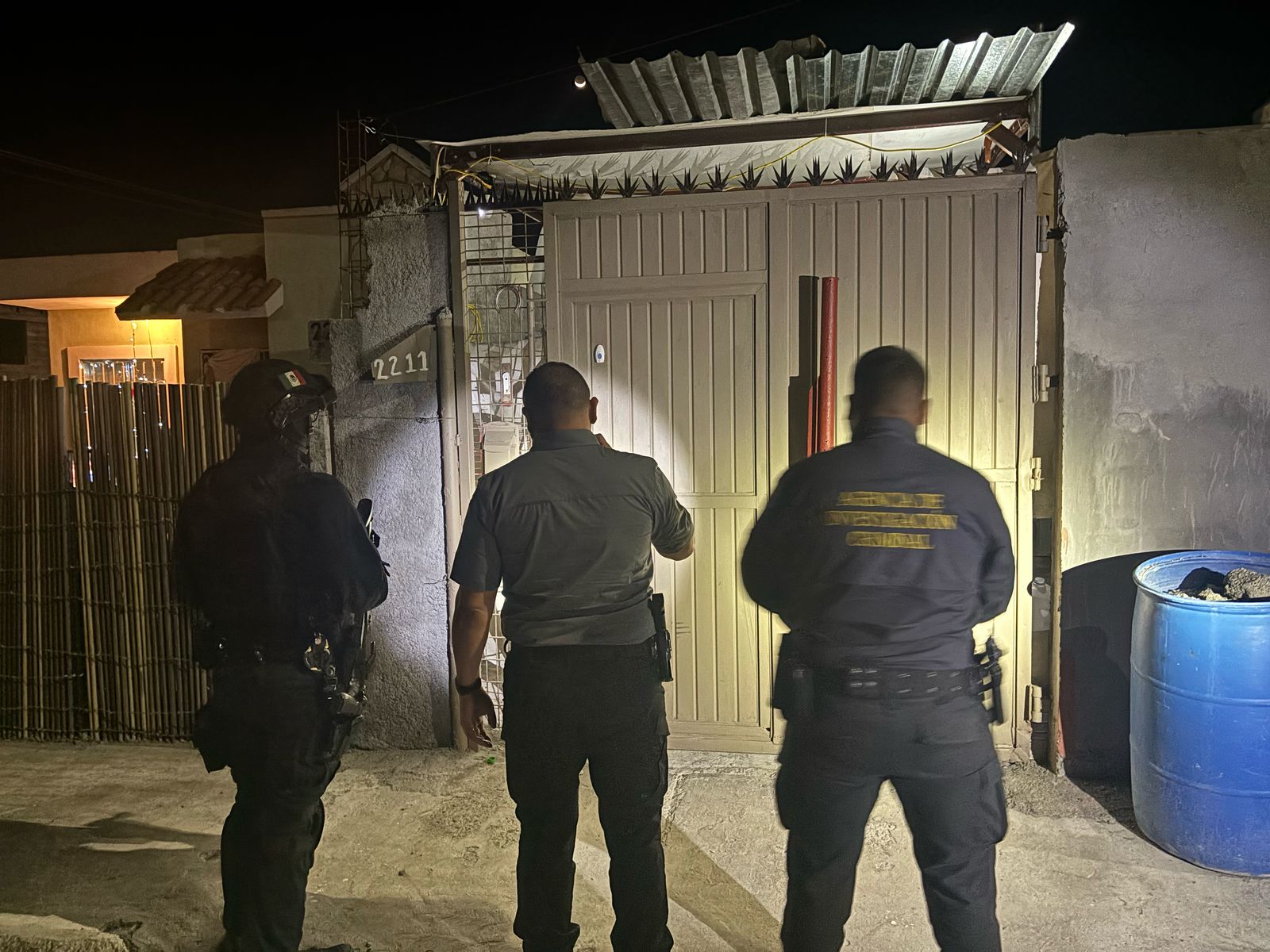 Decomisan tras cateo cristal y marihuana