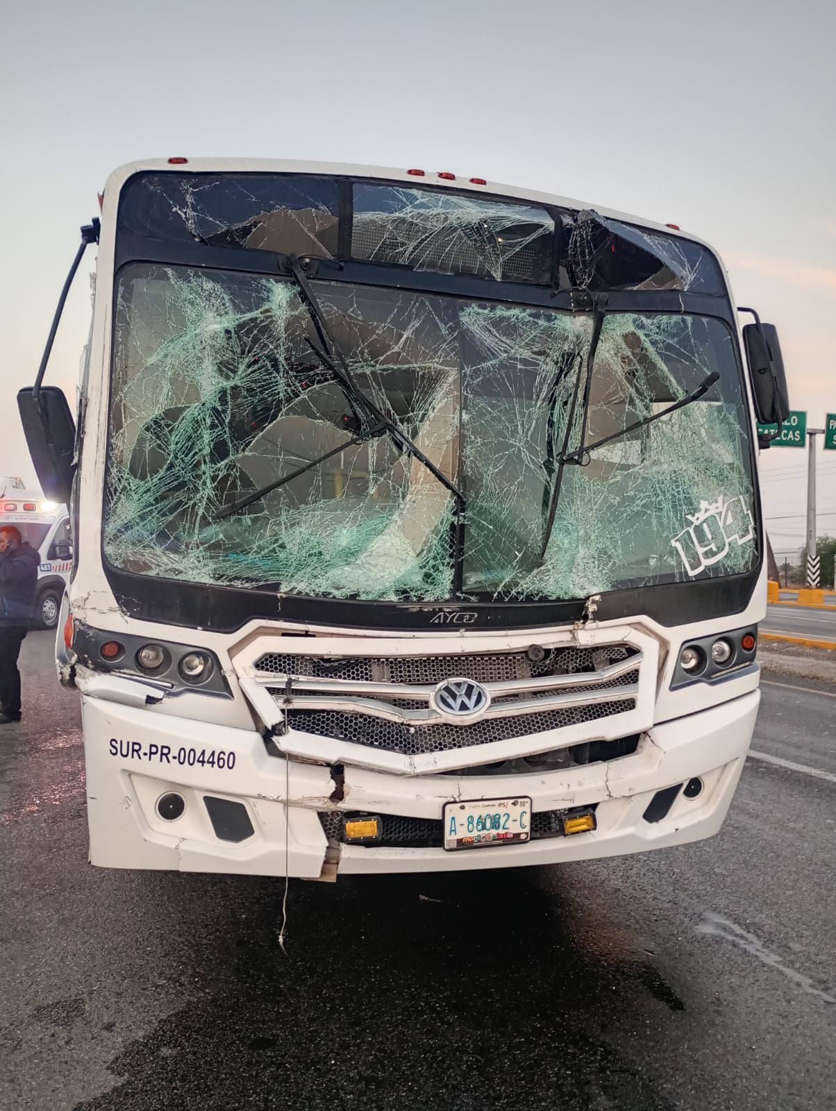 Hay 4 lesionados por choque en la Sal-Mon