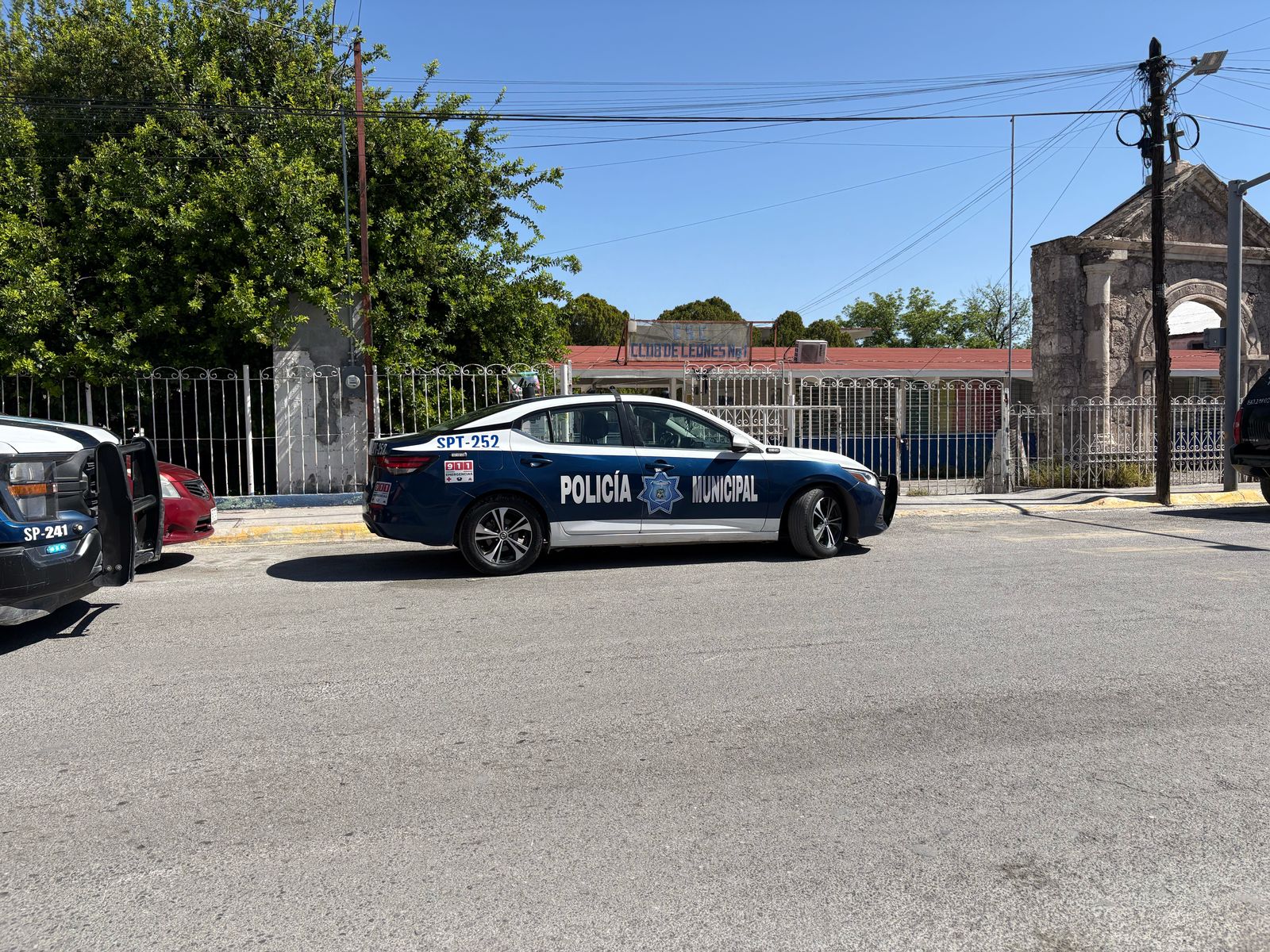 Dejan ladrones sin luz a escuela
