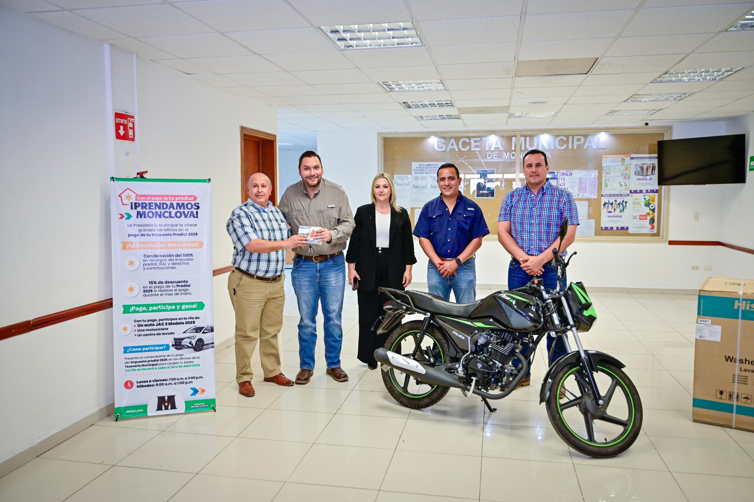 Premian a ganadores del sorteo del predial