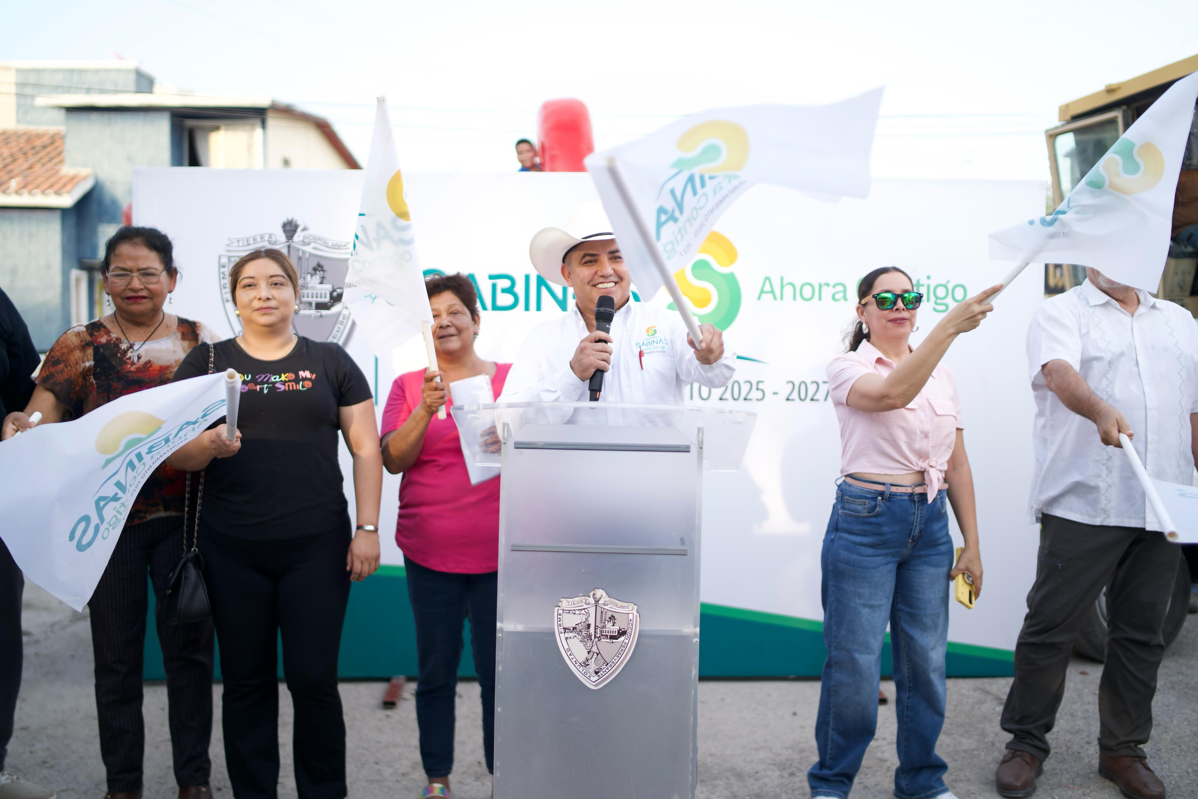 Inicia obras de pavimentación hidráulica en la colonia los Montes