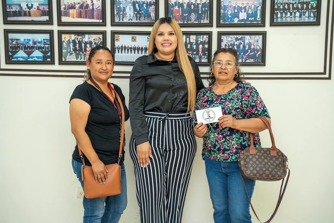 Entrega Yesica apoyo para bomba de agua del Ejido Acambaro