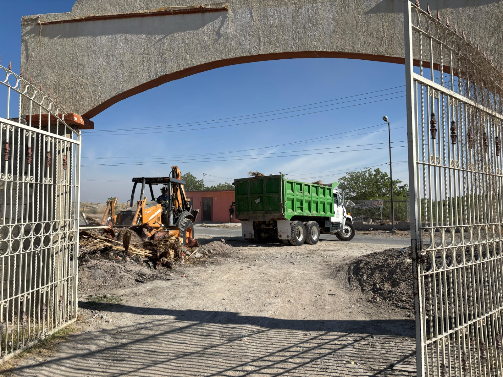 Anticipa Gobierno Municipal limpieza en panteones
