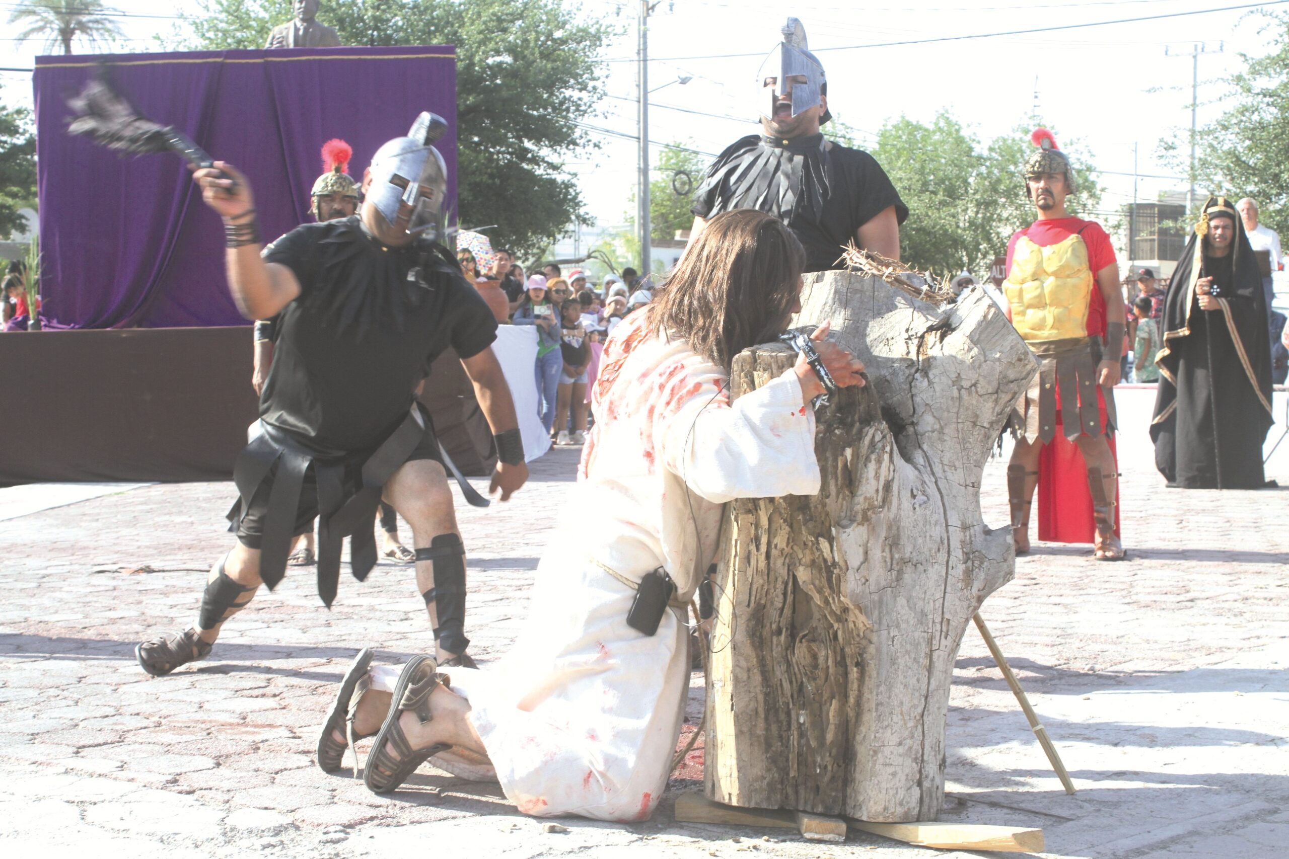 Vive Monclova Pasión de Cristo con devoción