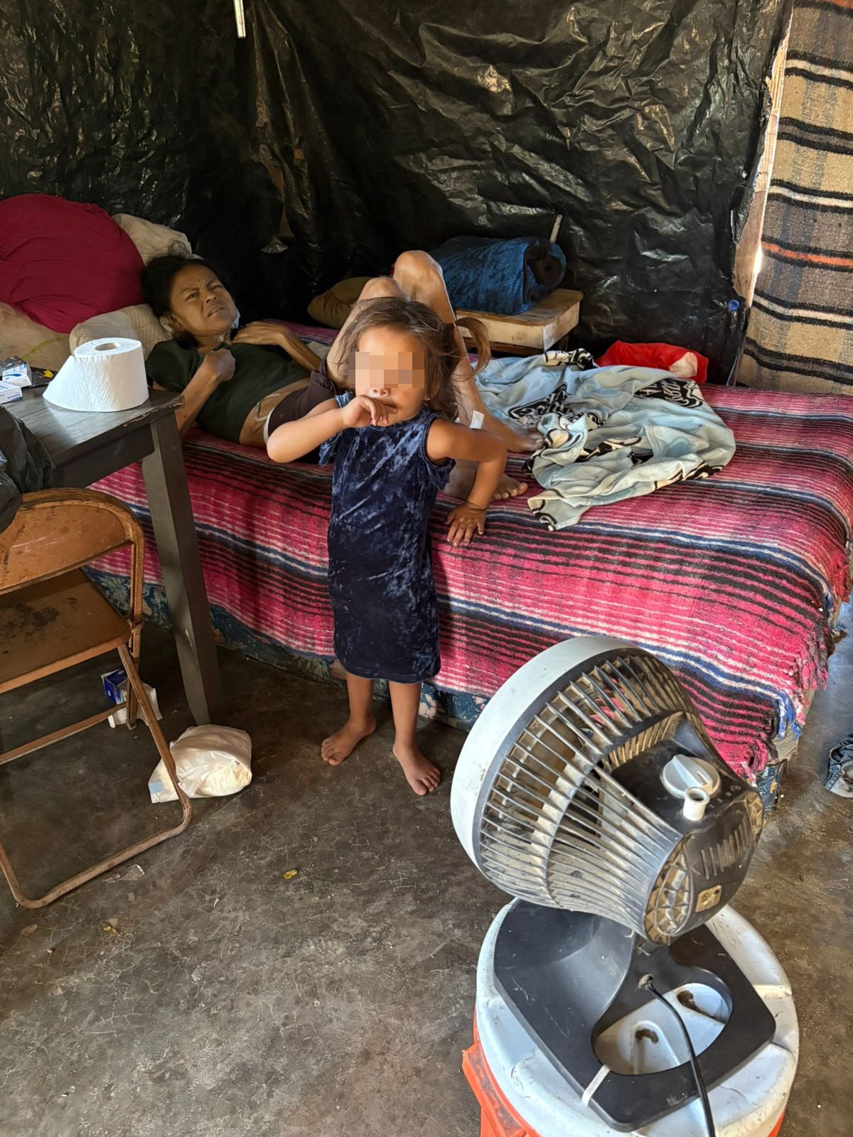 Doña Lety, sin agua sin luz y con diálisis