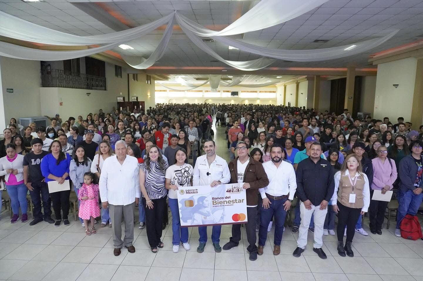 Culmina esta semana dispersión de tarjetas de Beca Benito Juárez