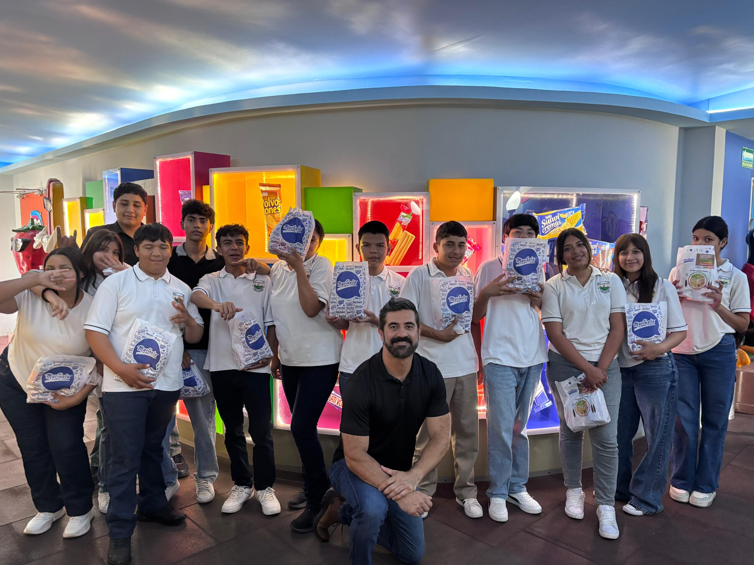 Futuros administradores se nutren de experiencia
