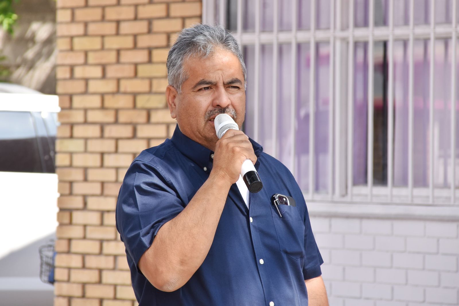 Entrega Víctor Leija rehabilitación del DIF
