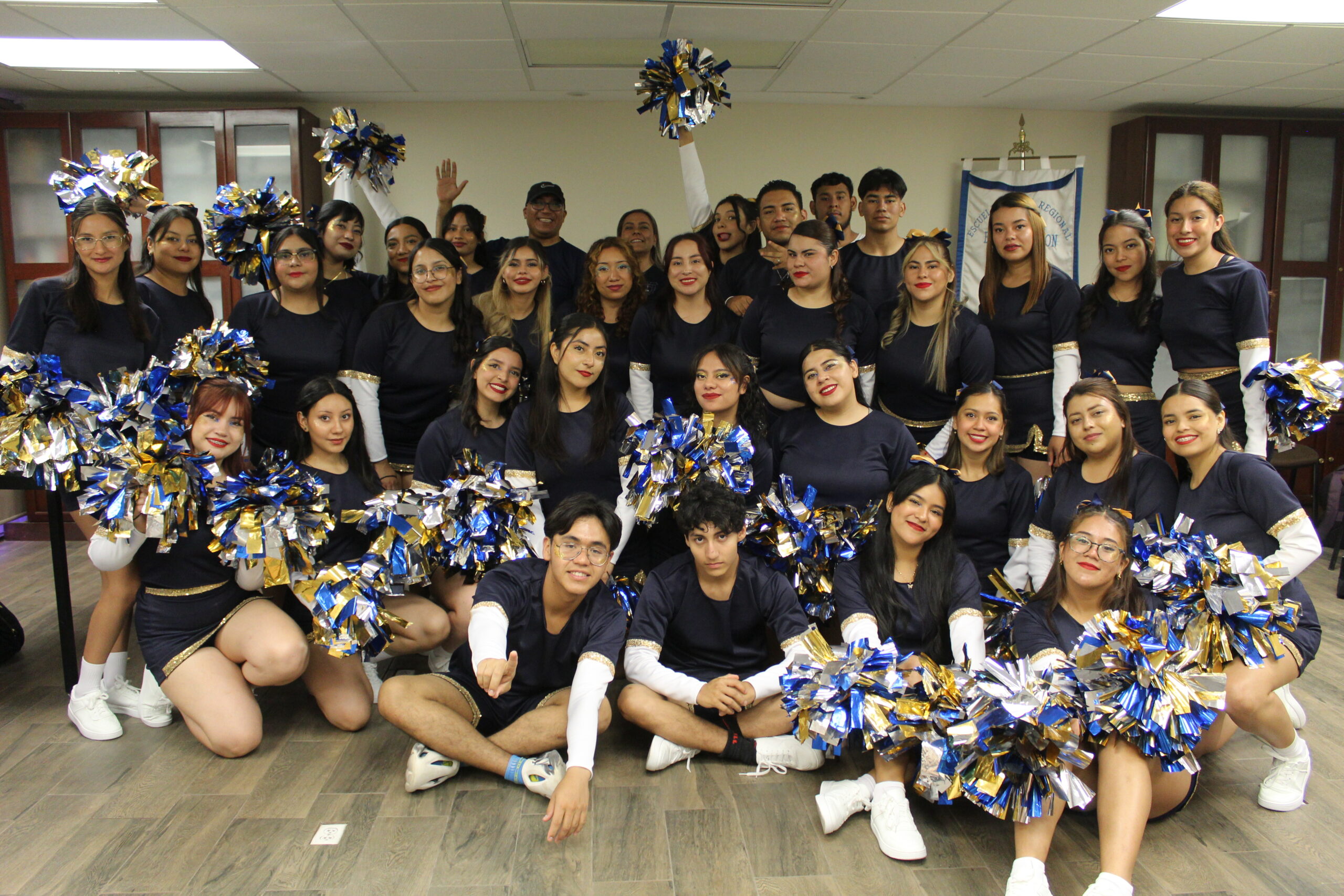 Celebra en grande a estudiantes en su día