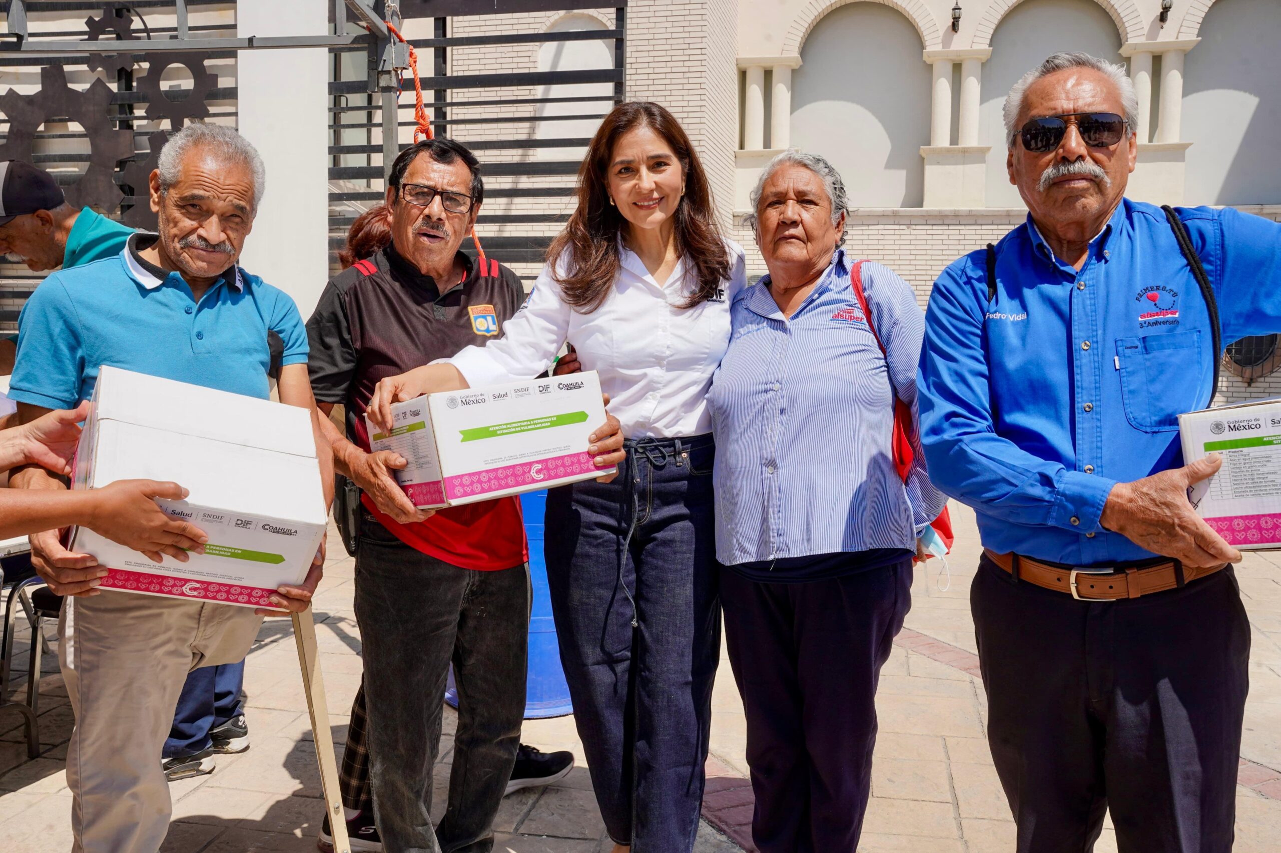 Apoyan a adultos mayores con programa alimentario