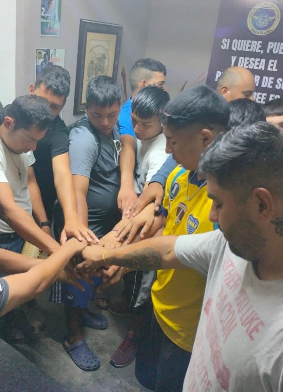 Preocupa adicciones en adultos mayores