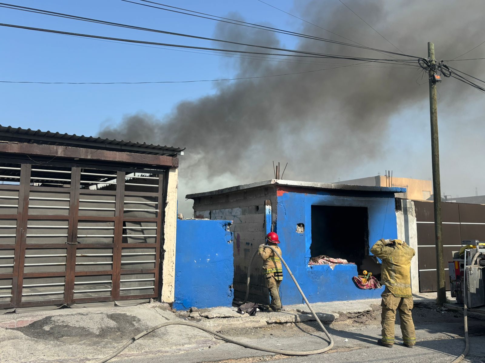 Adicto quema vivienda