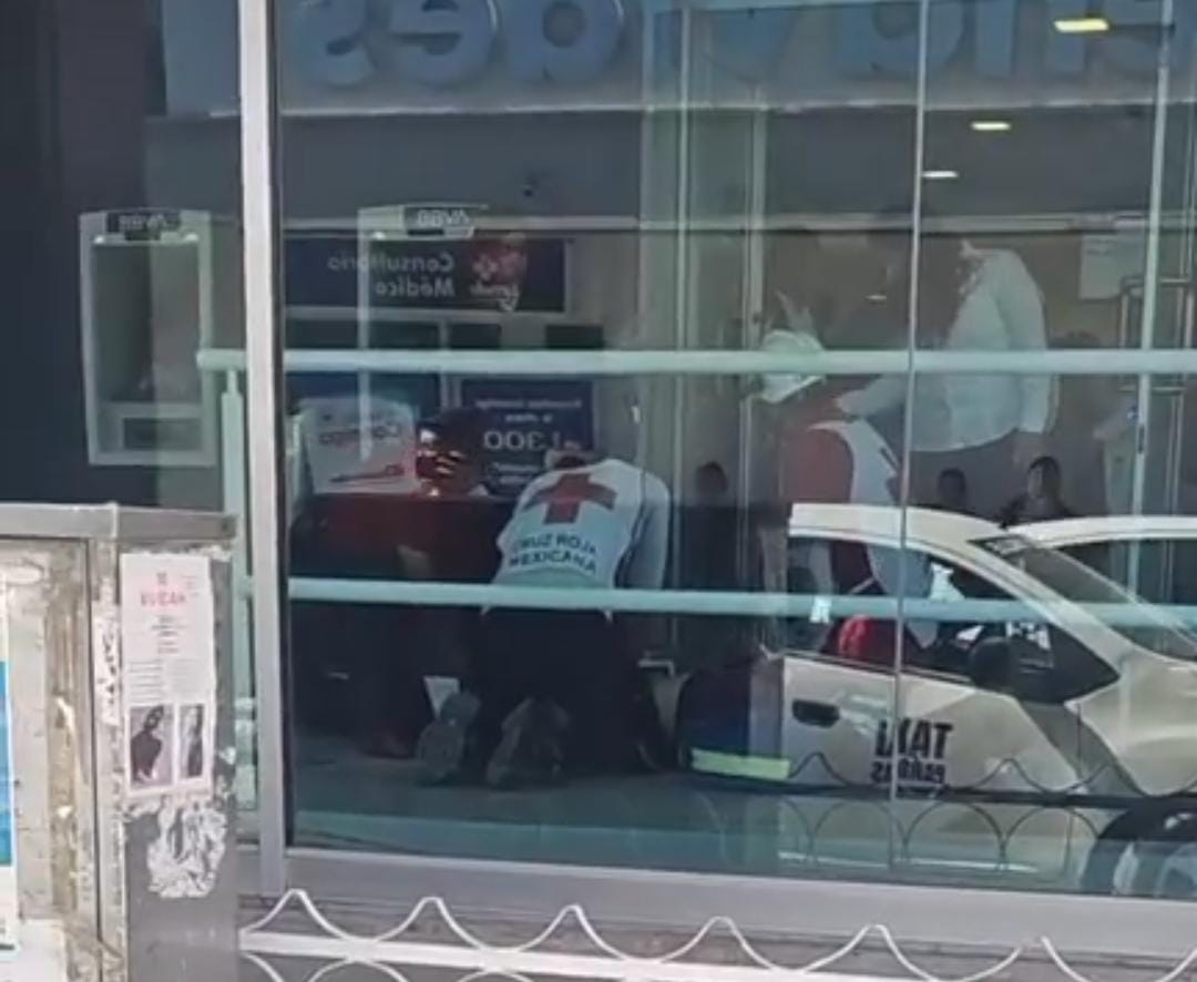 Sorprende muerte a mujer adulta en banco