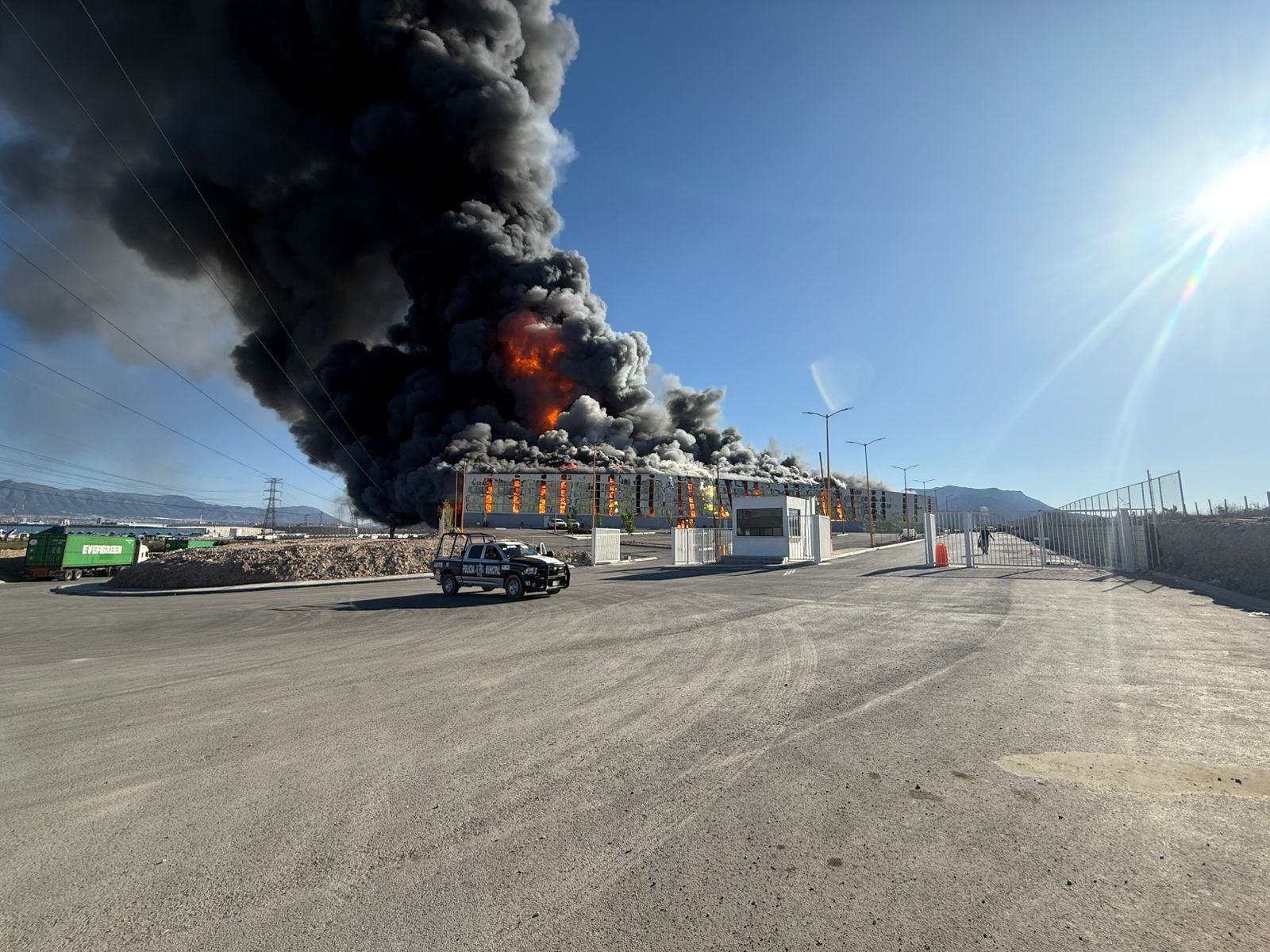 VORAZ INCENDIO EN PLANTA DAIMAY