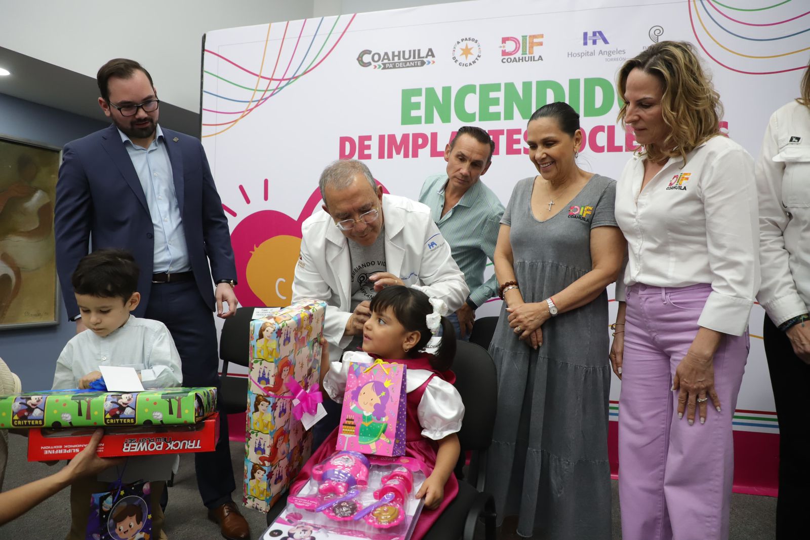Transforma vidas en Coahuila el encendido de implantes cocleares