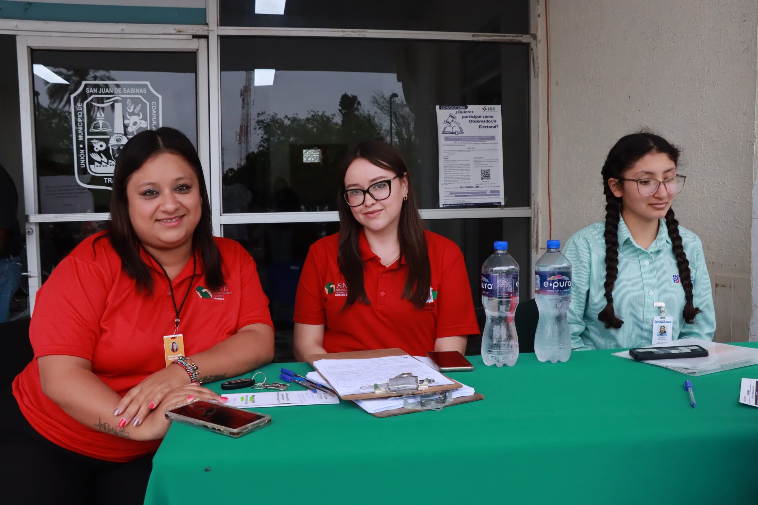 Organizan en N Rosita exitosa feria de empleo