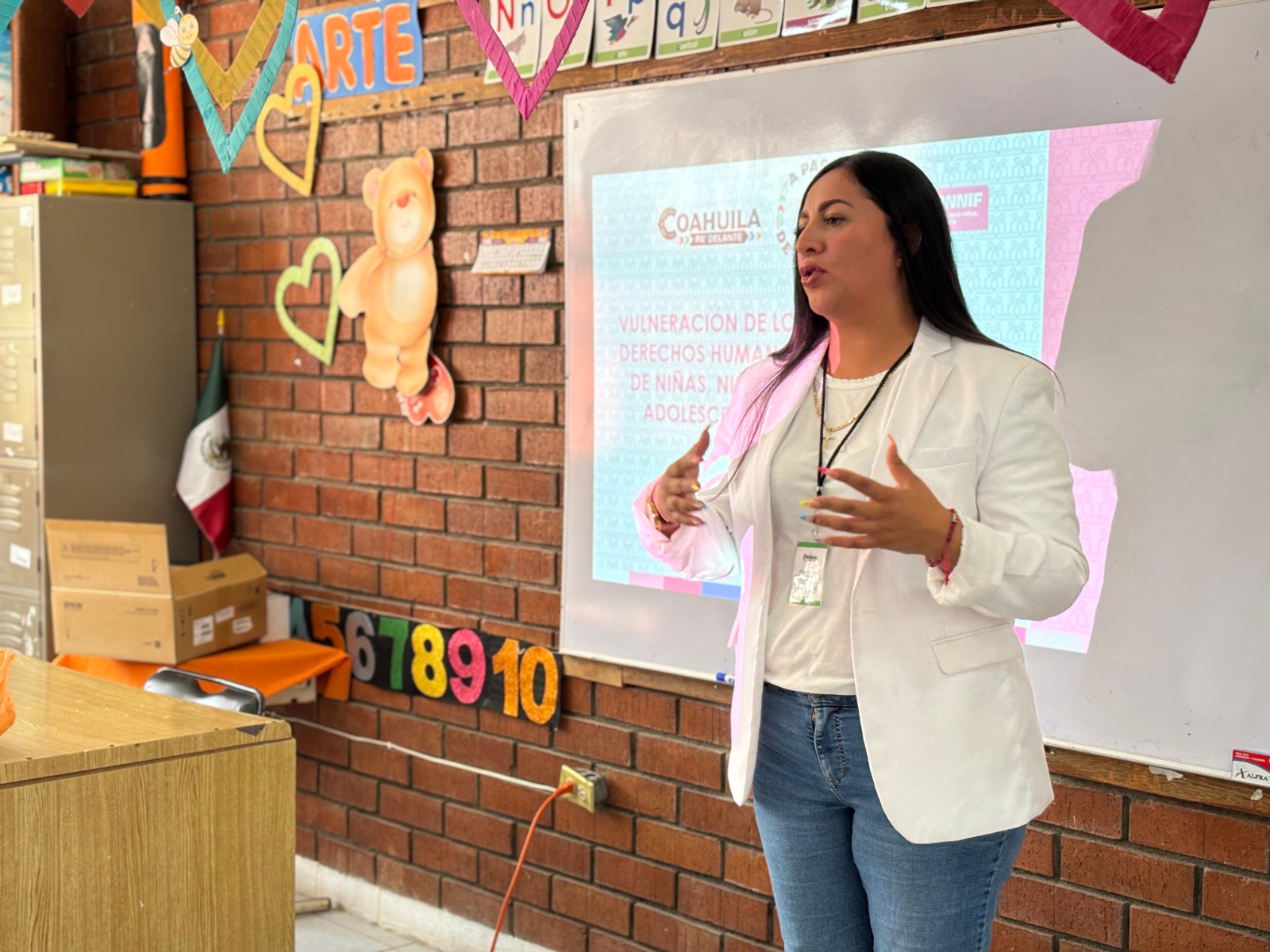 Informa Pronnif a familias sobre derechos infantiles  