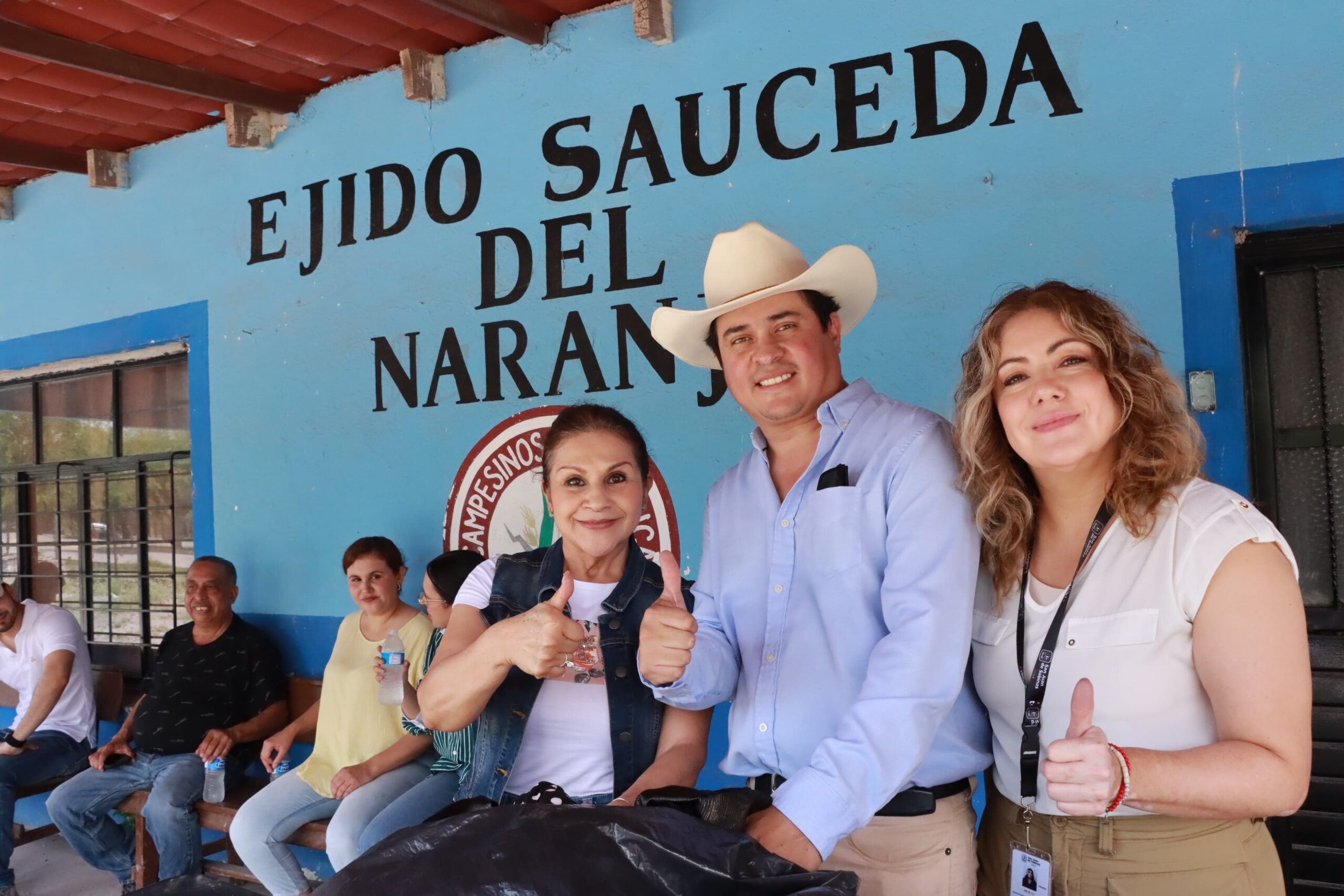 Entregan apoyos en Sauceda del Naranjo