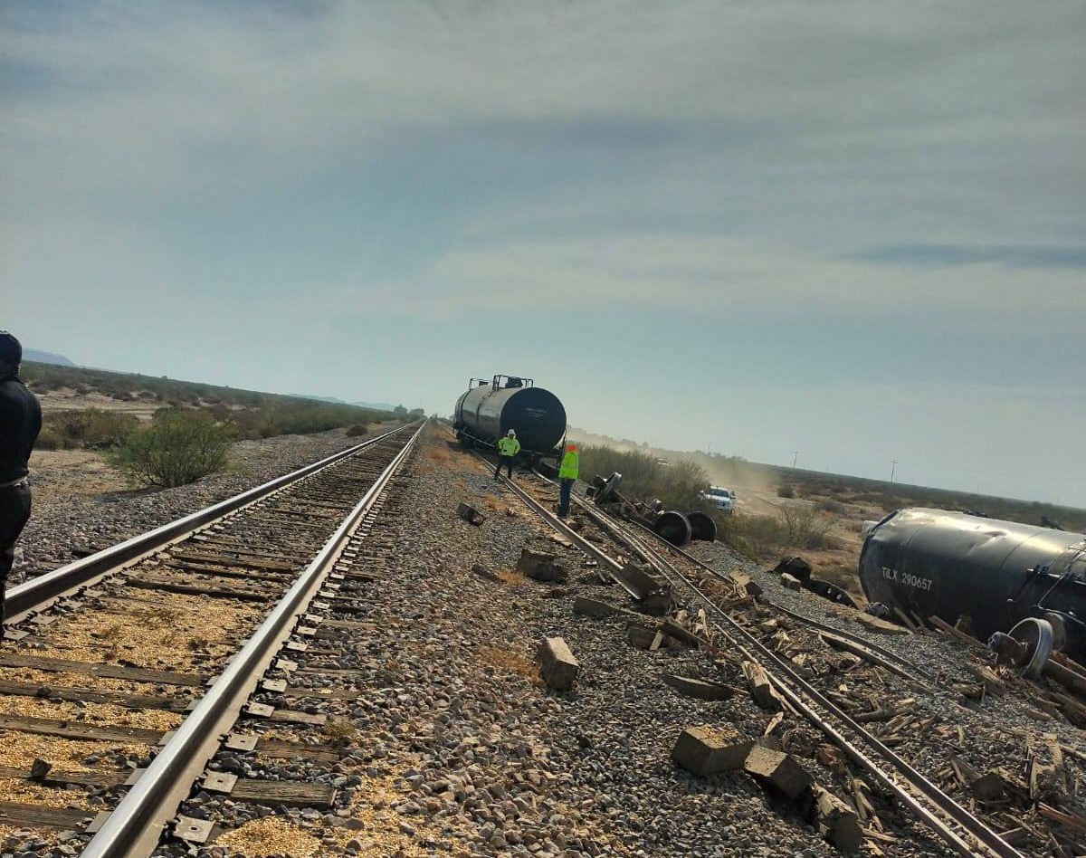 Descarrila tren en Parras
