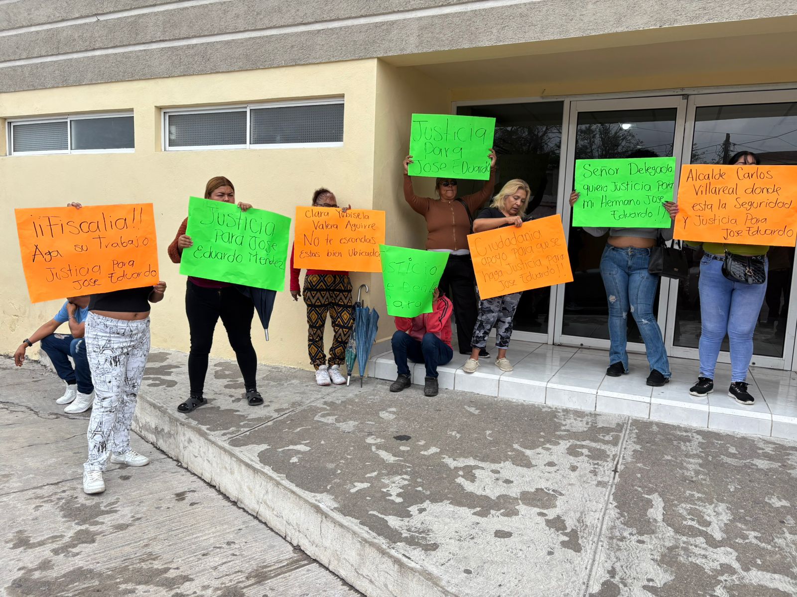 Marchan y claman justicia familiares de motociclista