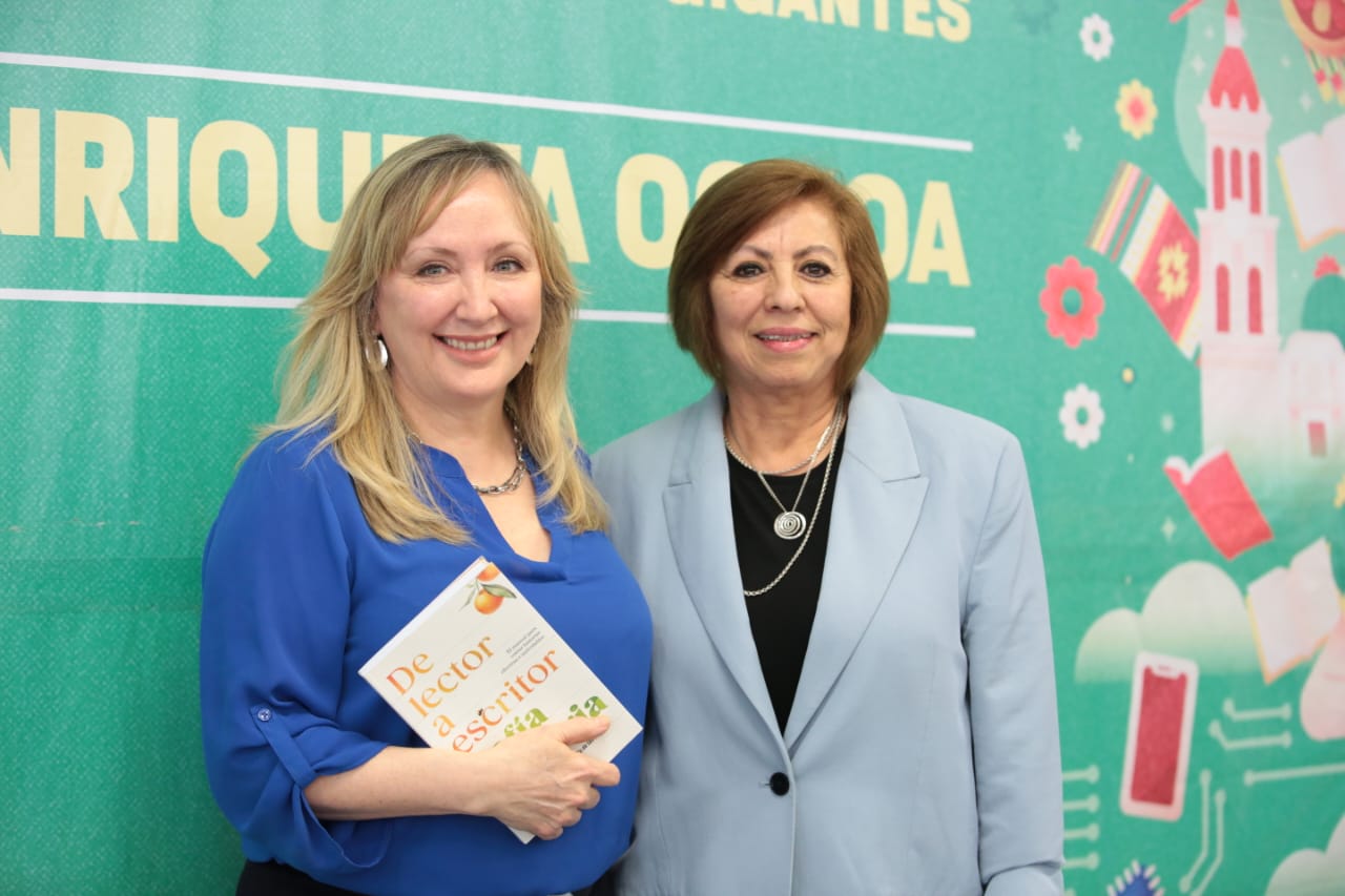 “DE LECTOR A ESCRITOR” CON SOFÍA SEGOVIA CAUTIVA EN LA FERIA INTERNACIONAL DEL LIBRO DE COAHUILA