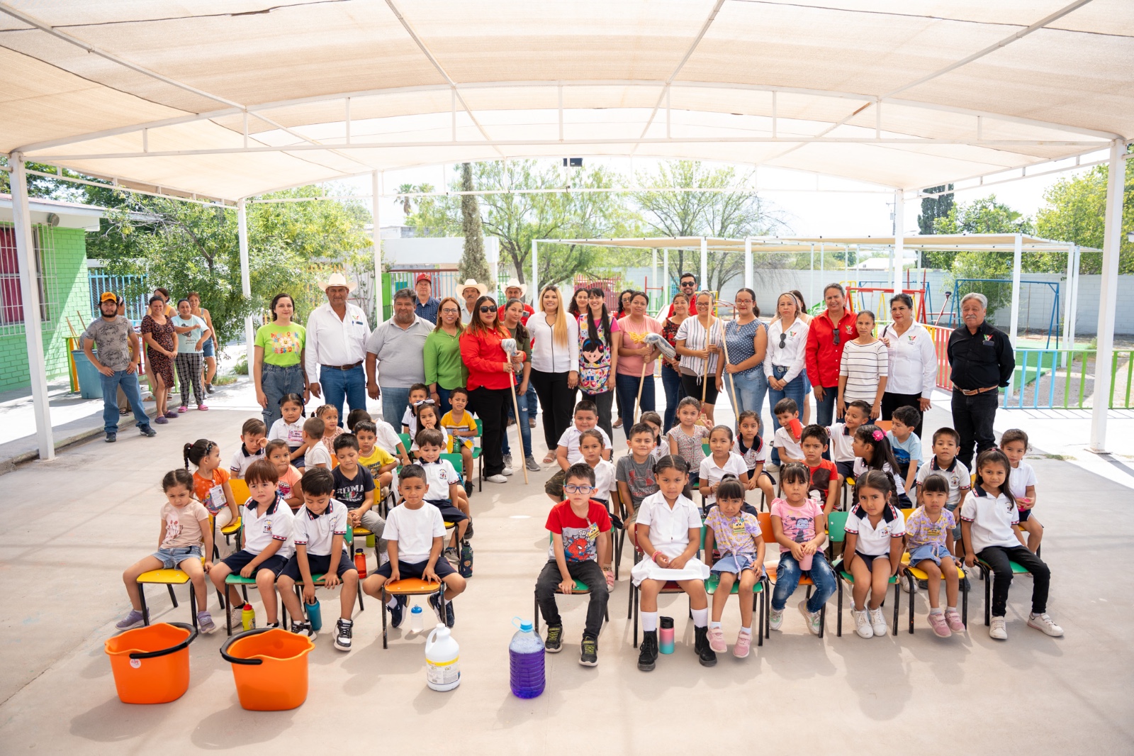 Garantiza Yesica espacios educativos más limpios y seguros