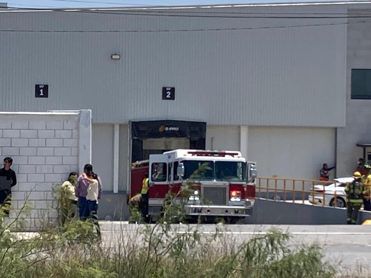 Evacúan a 100 por fuga de amoníaco