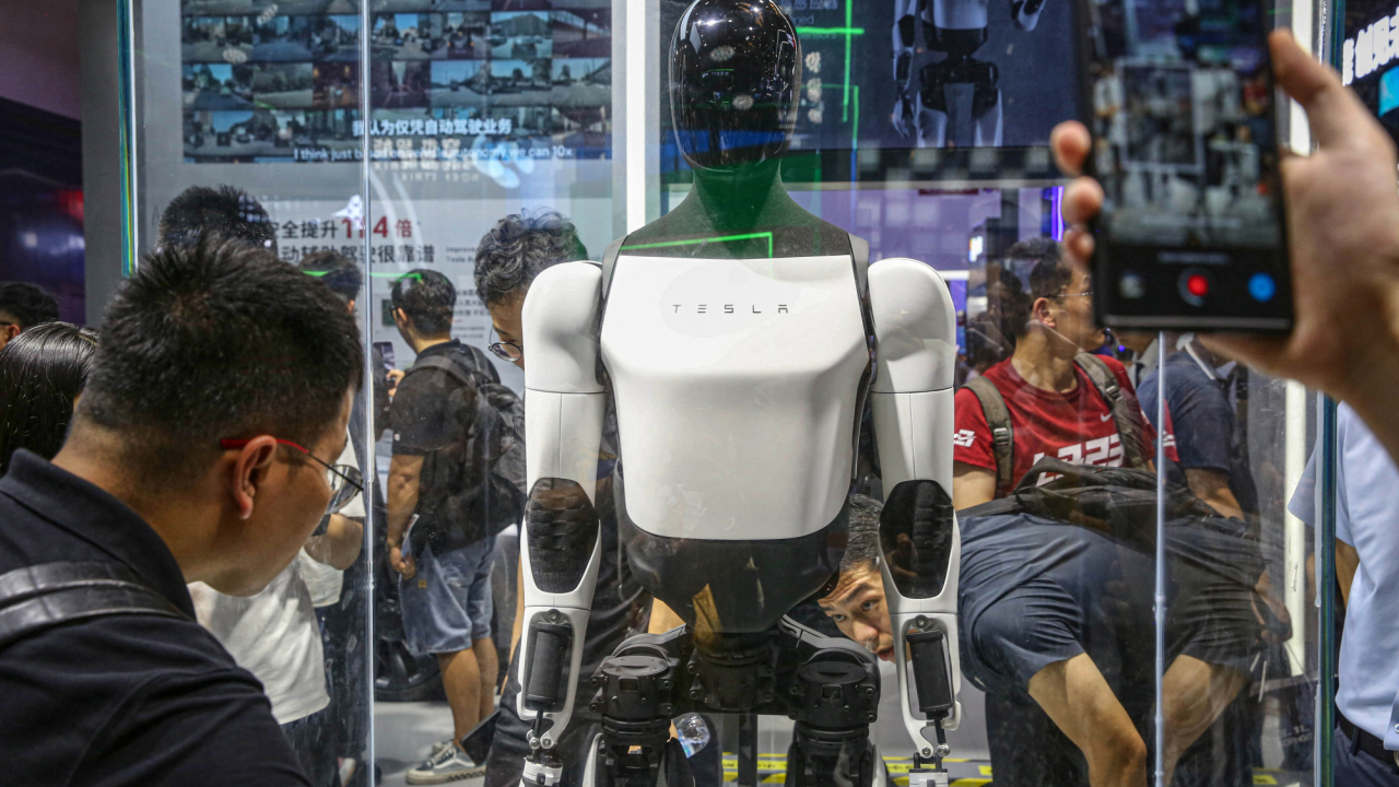 Tesla muestra las últimas habilidades de su robot humanoide Optimus Gen 2