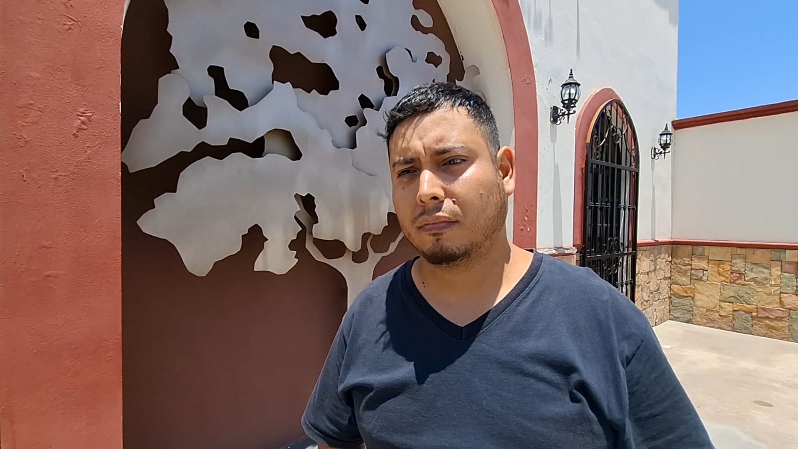 El grito silenciado de un hijo: “Perdí mis 2 padres al mismo tiempo»