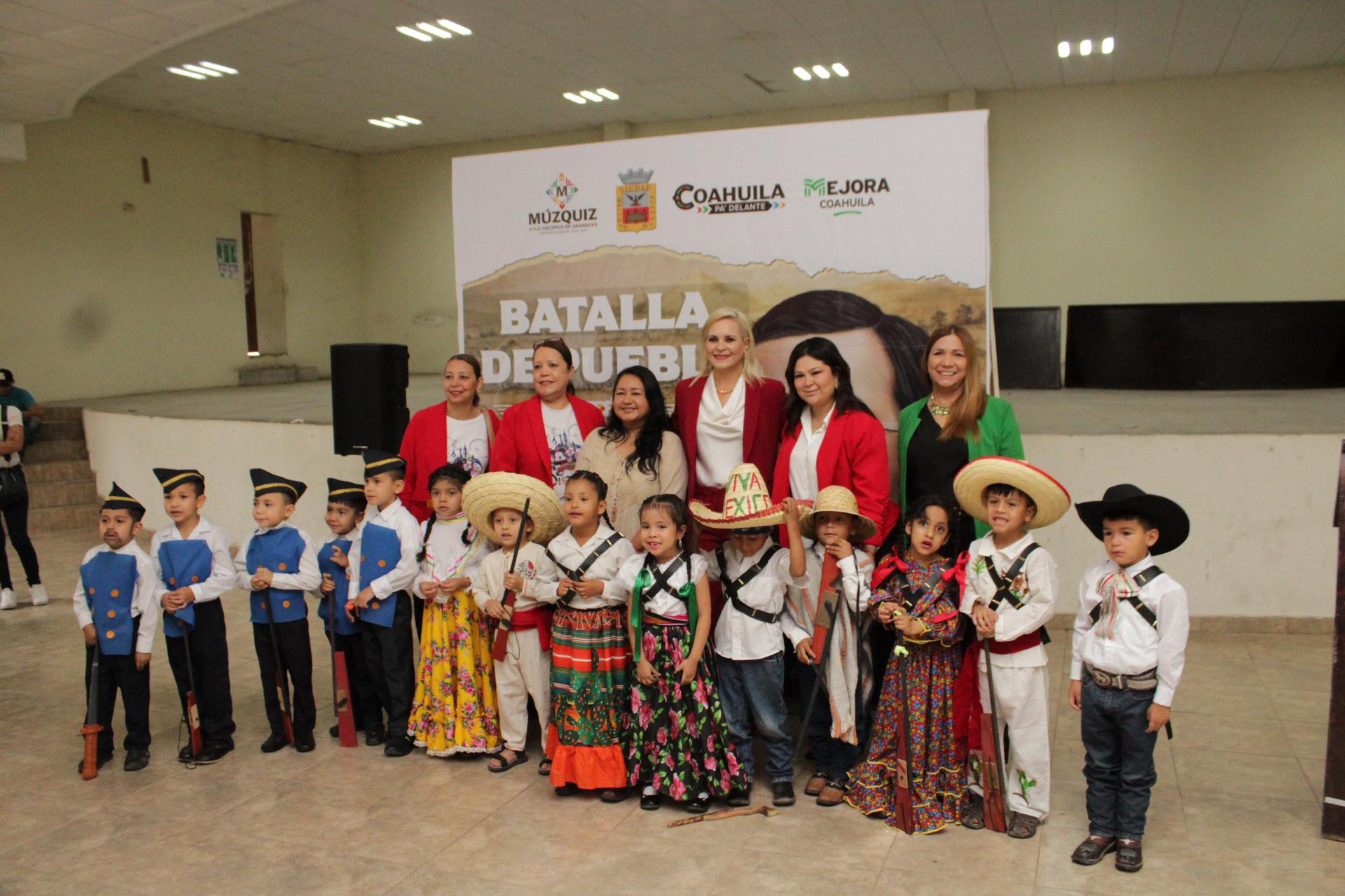 Múzquiz conmemora el 5 de Mayo con emotiva parada cívica