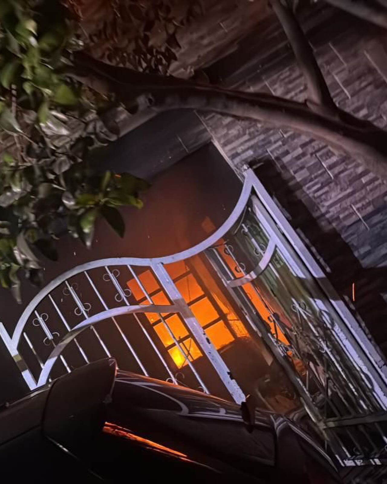Mueren 7 en incendio entre ellos 5 menores