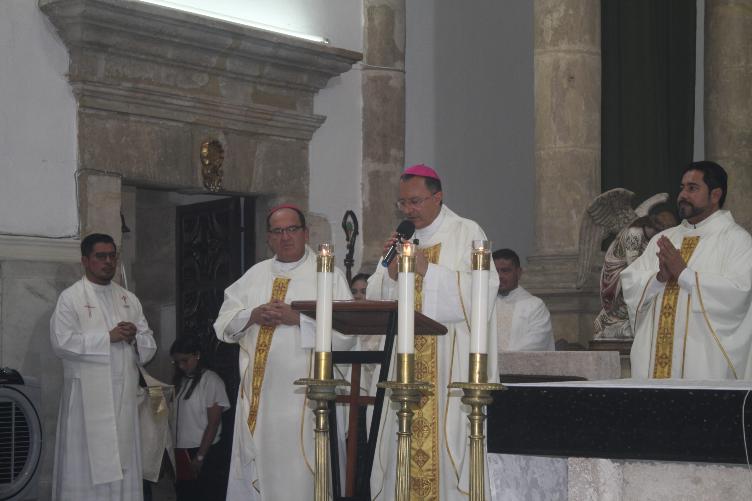 Refuerza fe de Monclova visita del Nuncio Spiteri  