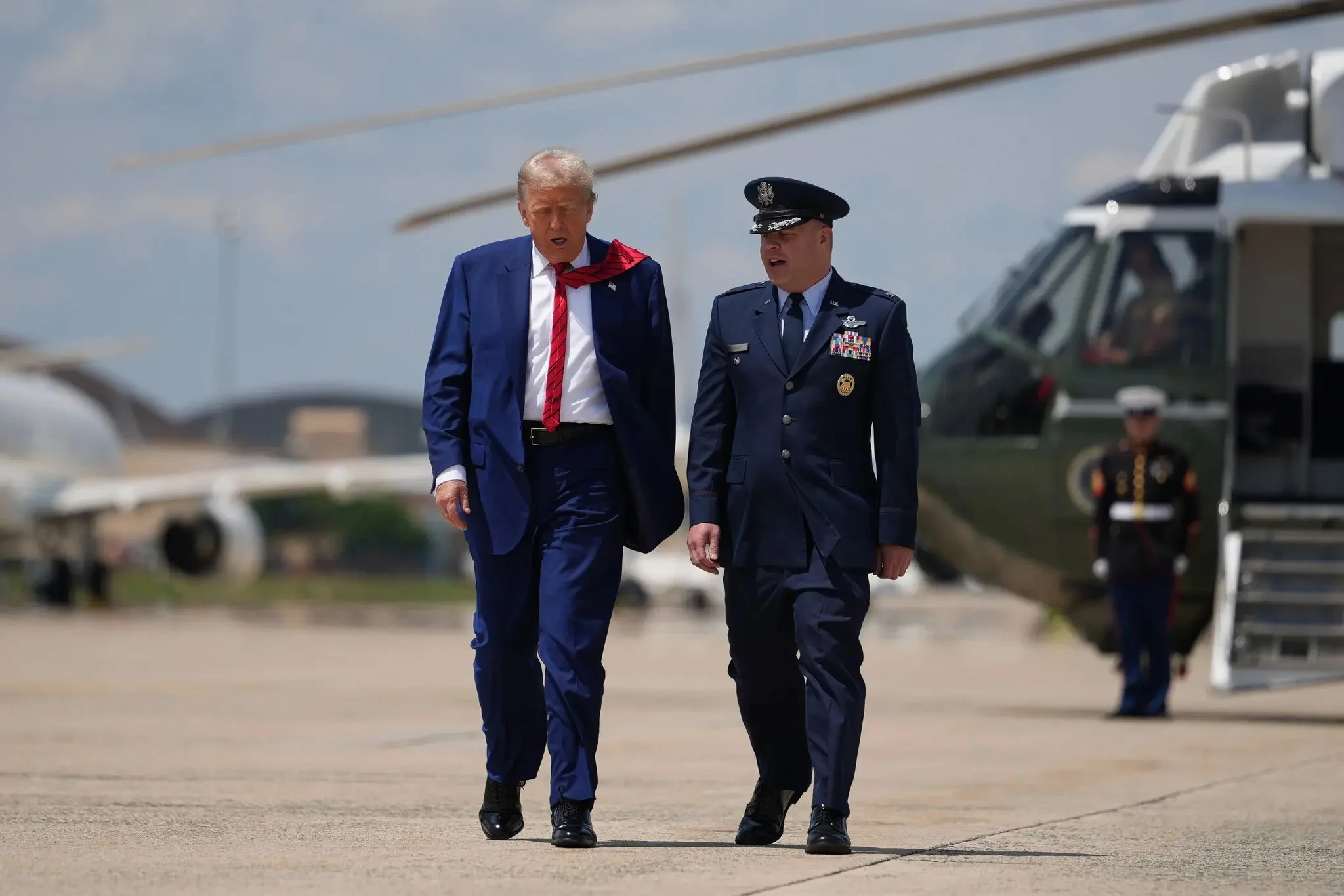Ataca Trump sitios nucleares en Irán