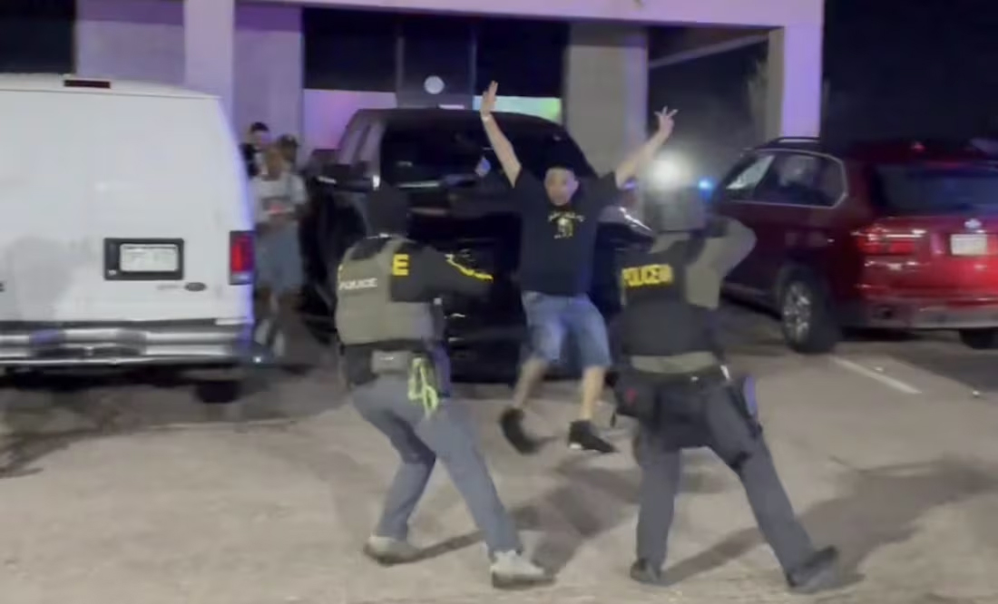 Detiene EU migrantes en club nocturno en Carolina del Sur