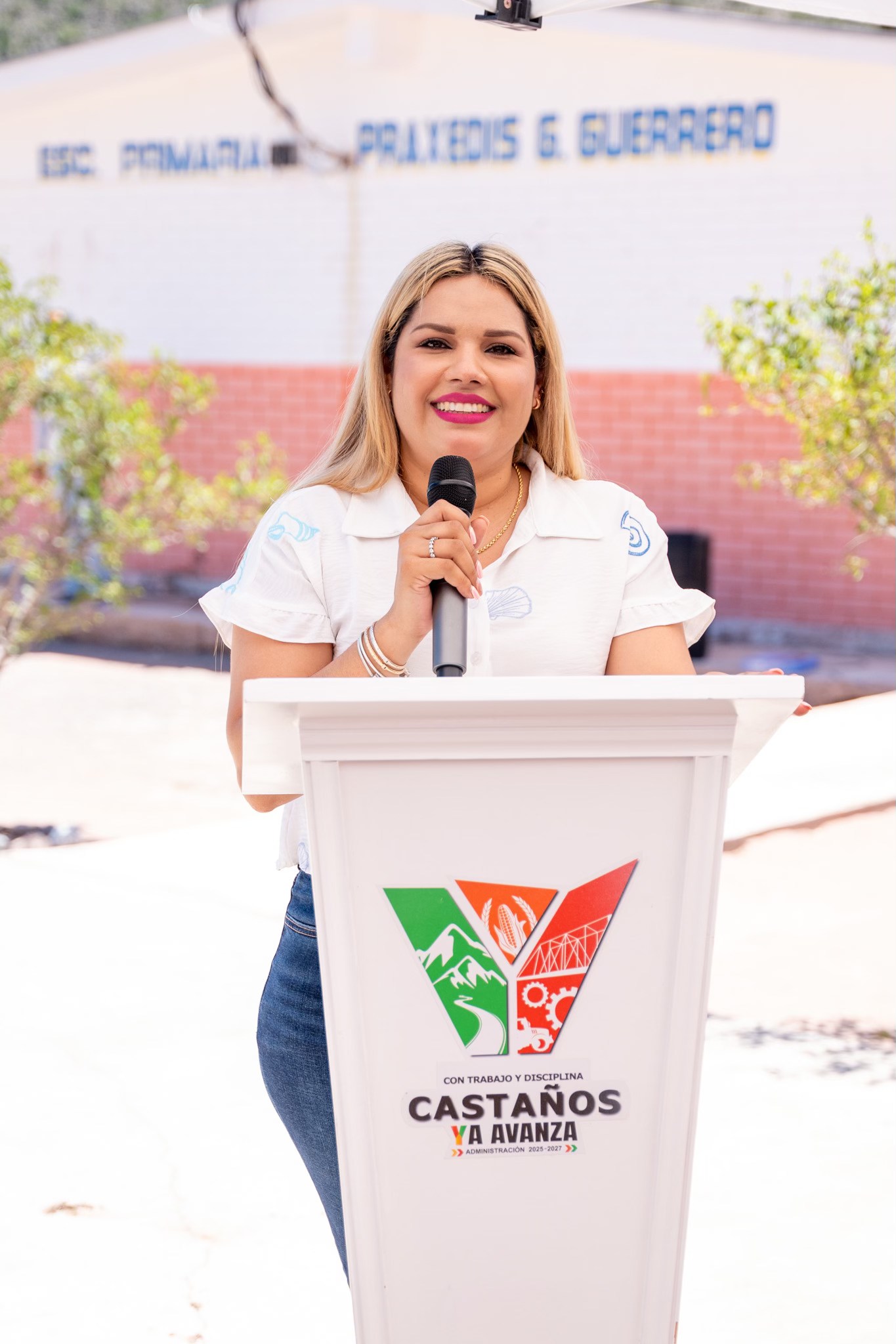 Fortalece Castaños la economía familiar con cemento subsidiado