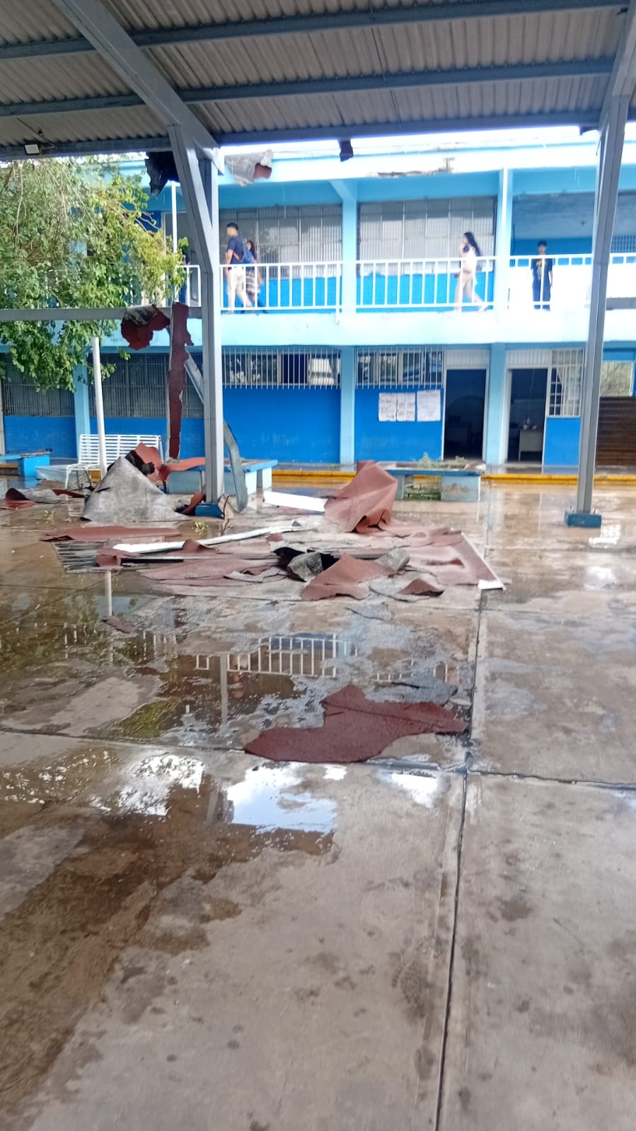 Se vuela el sobretecho del CECyTec Frontera