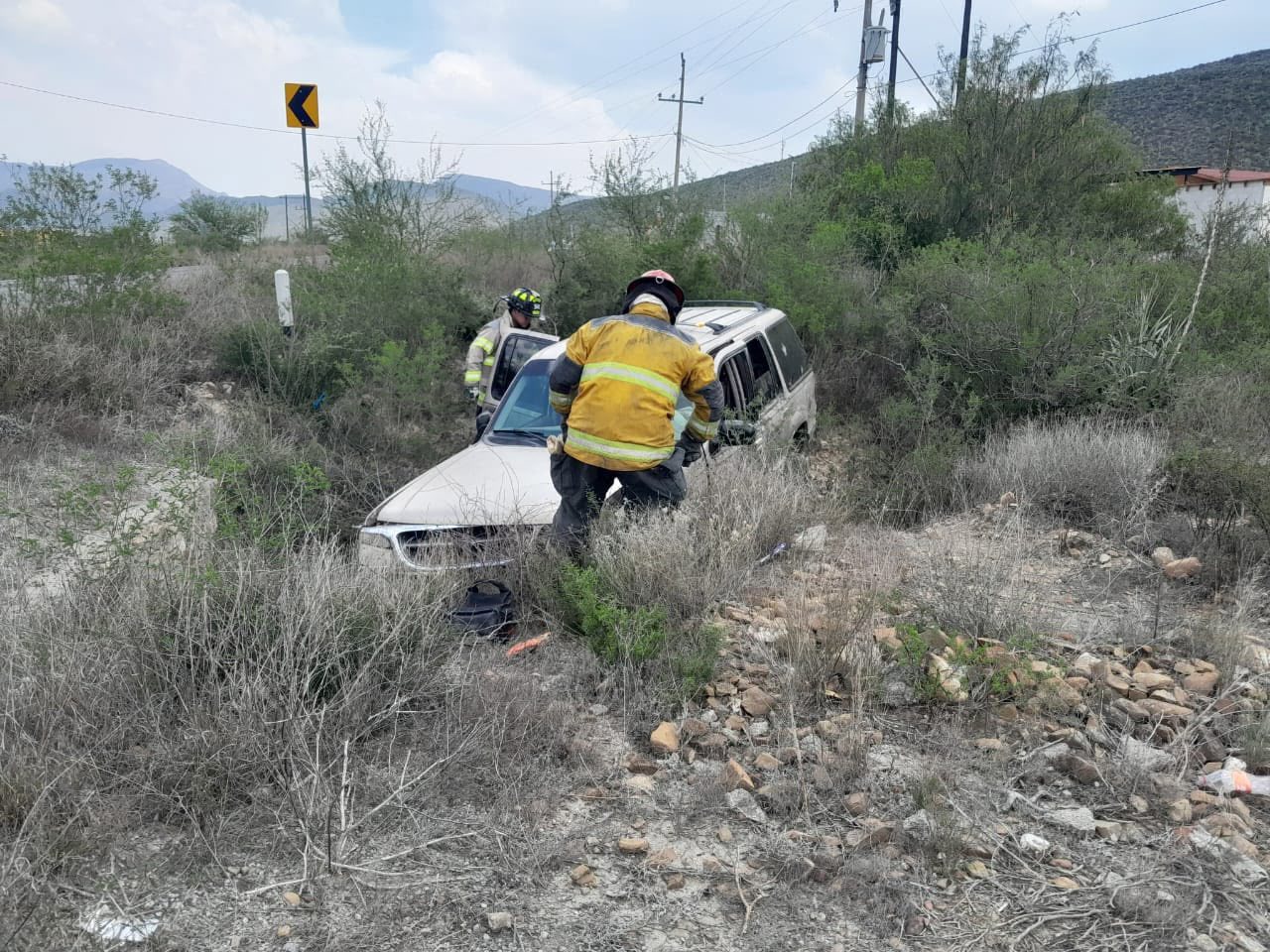 Accidente carretero deja dos lesionados
