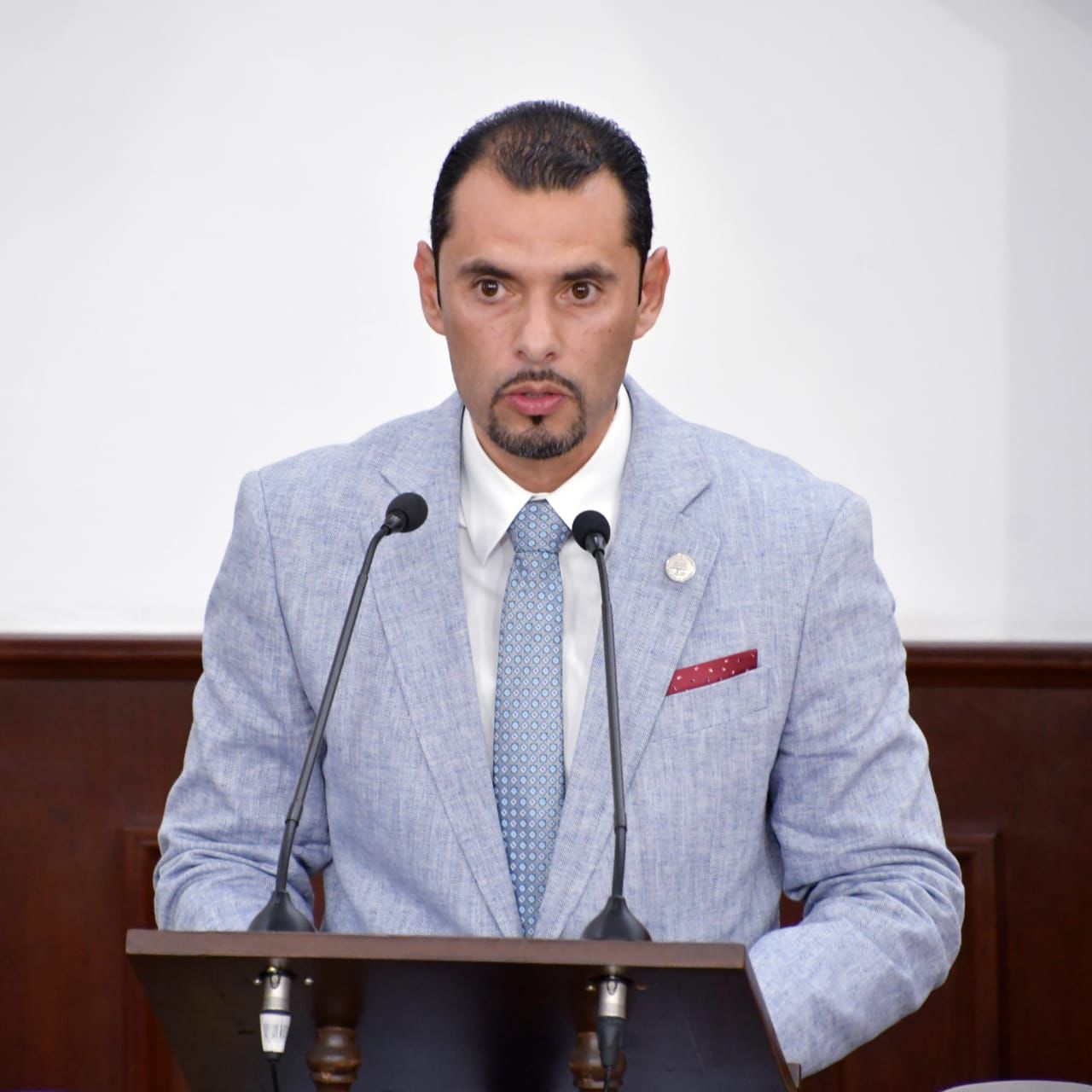 Denuncia diputado deficiencias del IMSS