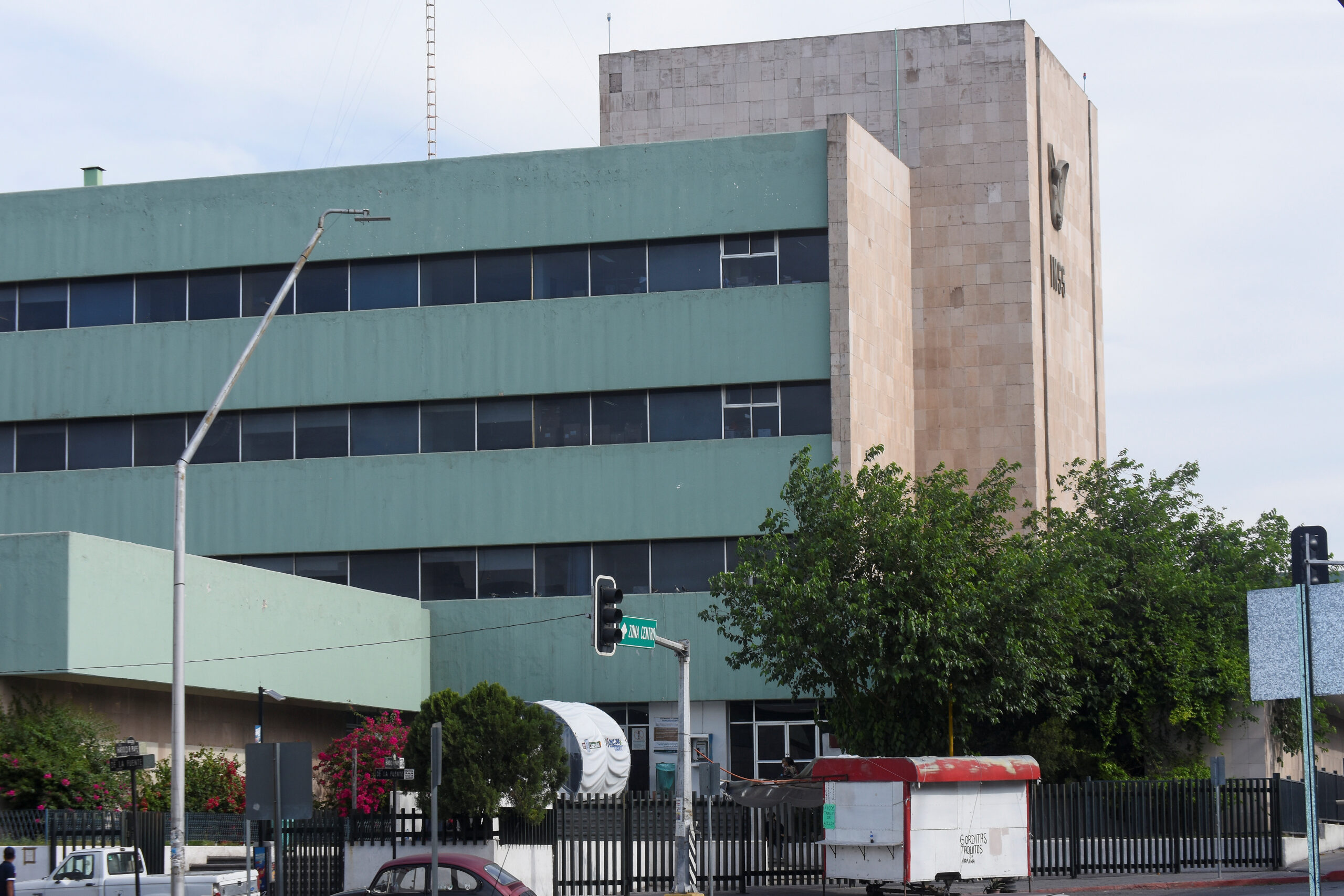 Trasladan a pacientes de IMSS a clínica privada