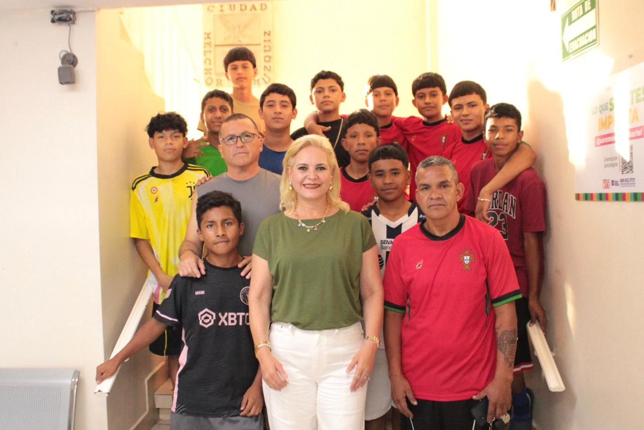 Recibe Laura Jiménez al equipo “Los Jefes”