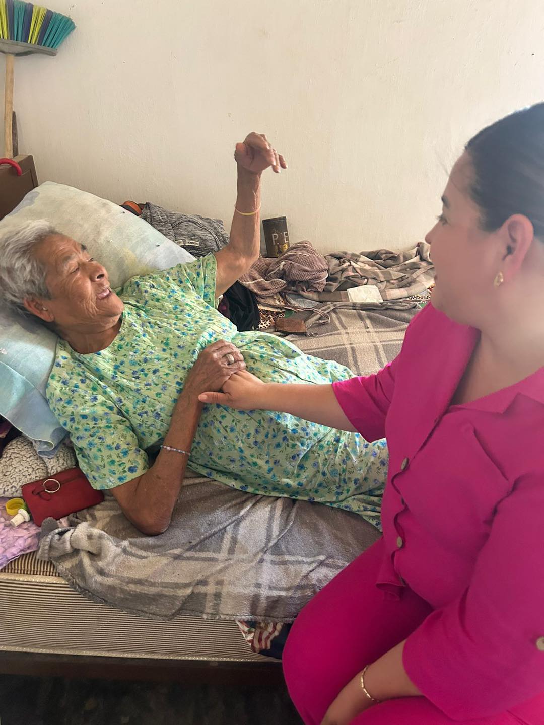 Con amor cuida Ocampo a personas vulnerables